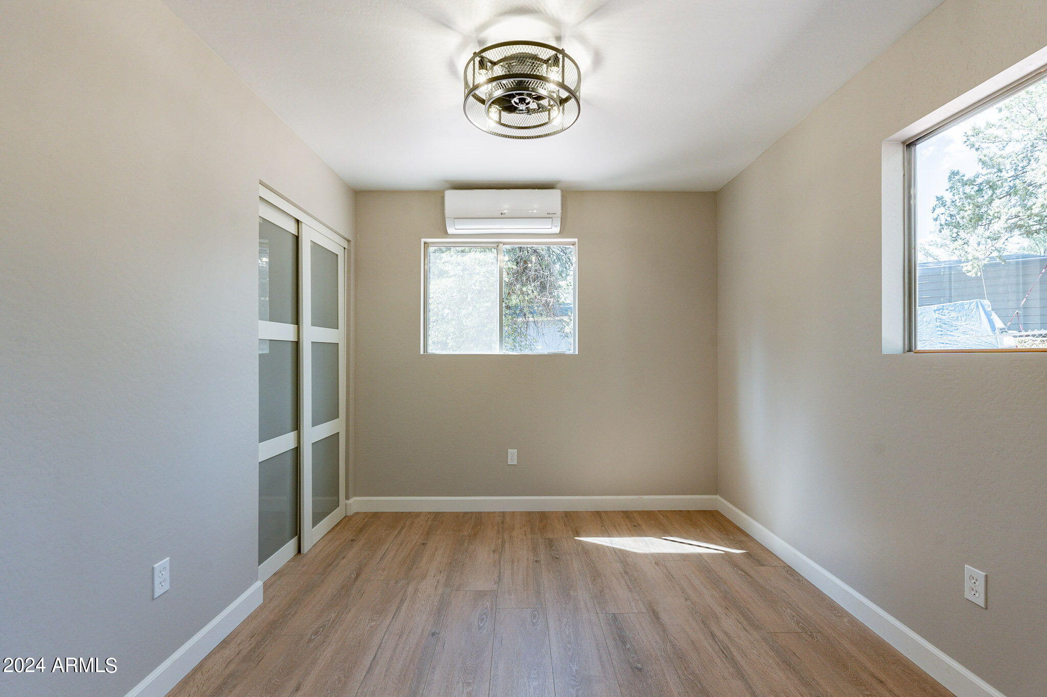 806 N PONDEROSA Circle