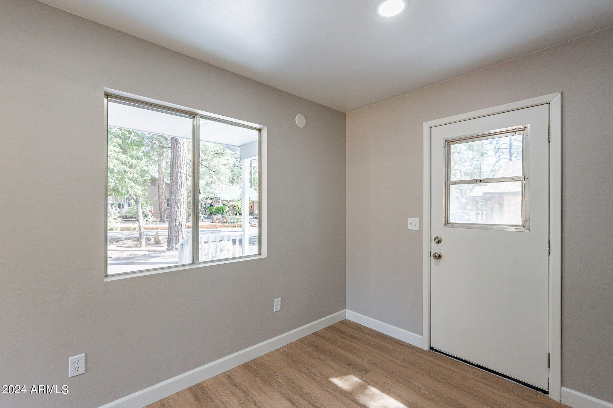 806 N PONDEROSA Circle