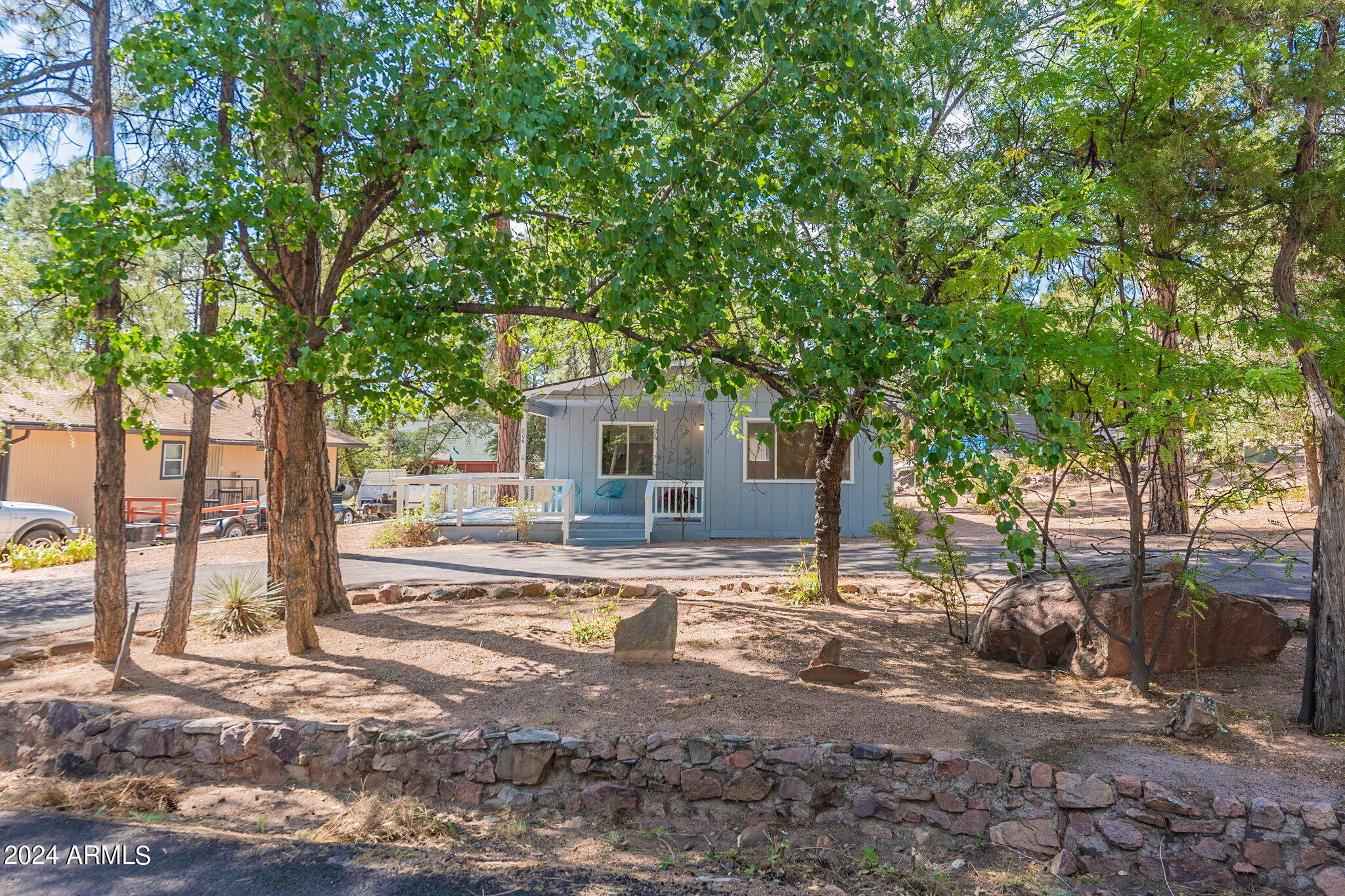 806 N PONDEROSA Circle