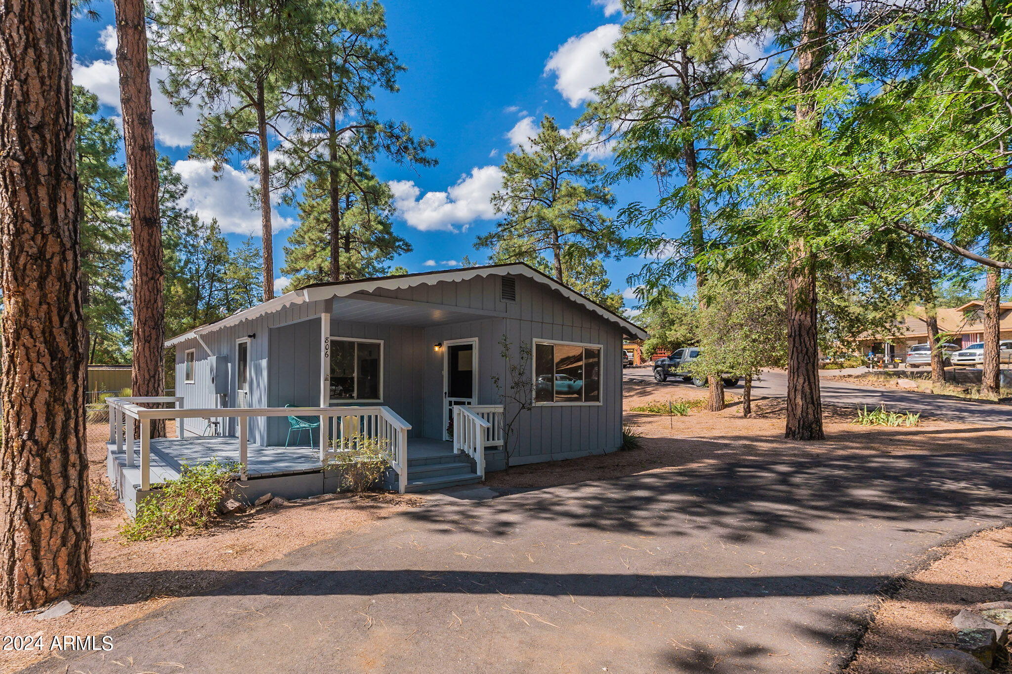 806 N PONDEROSA Circle