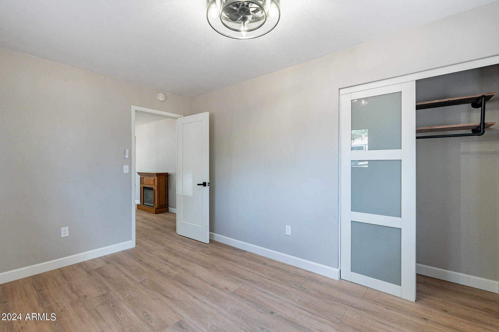 806 N PONDEROSA Circle