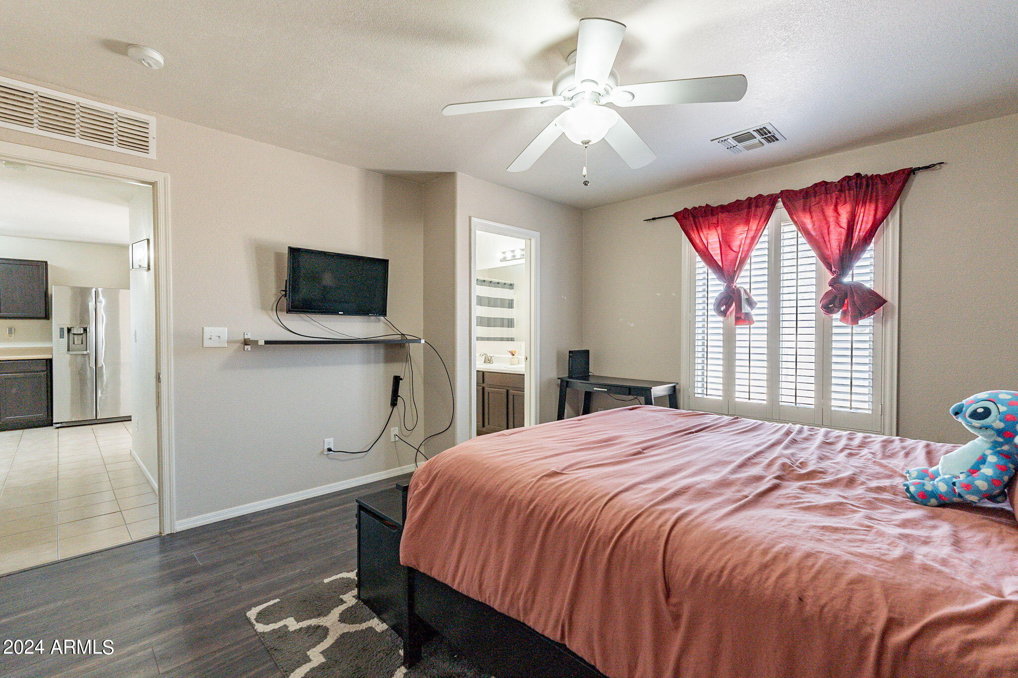 1410 E AVENIDA ISABELA --