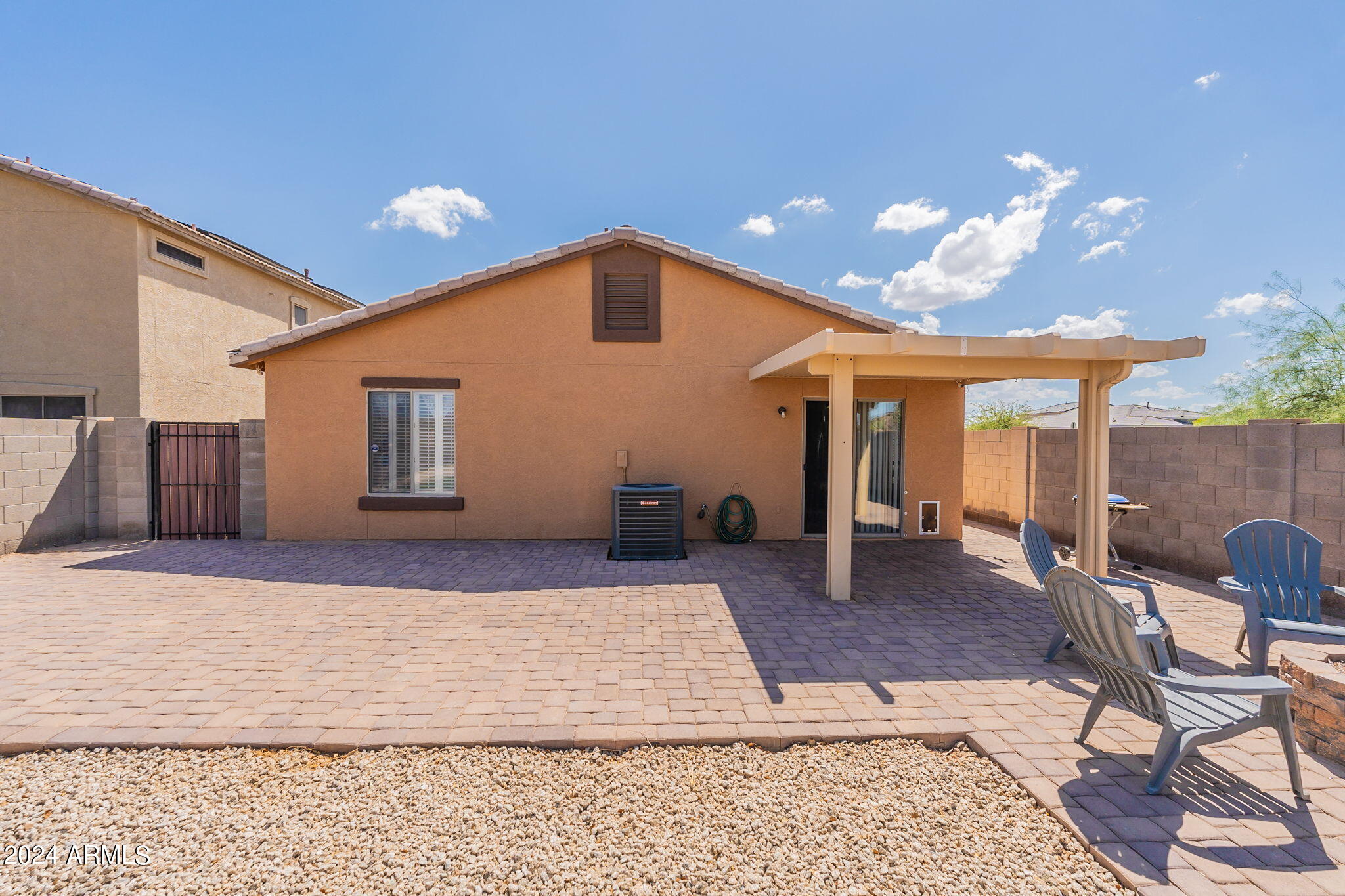 1410 E AVENIDA ISABELA --