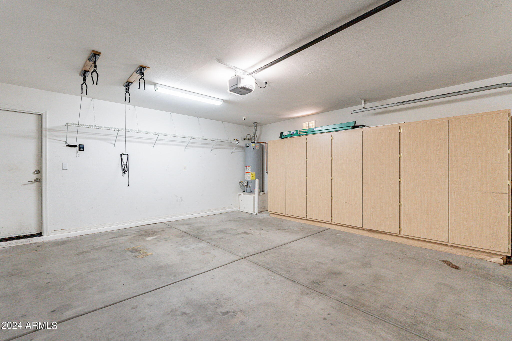 1410 E AVENIDA ISABELA --