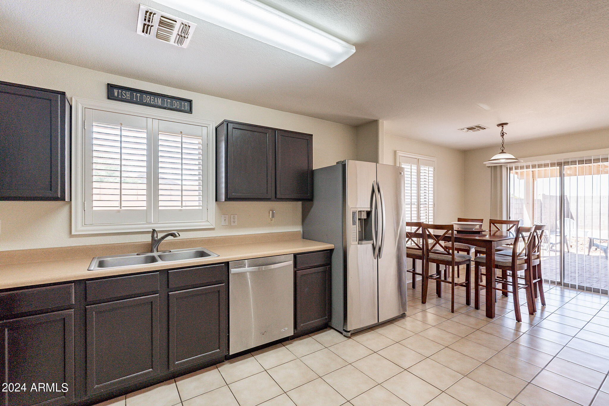 1410 E AVENIDA ISABELA --