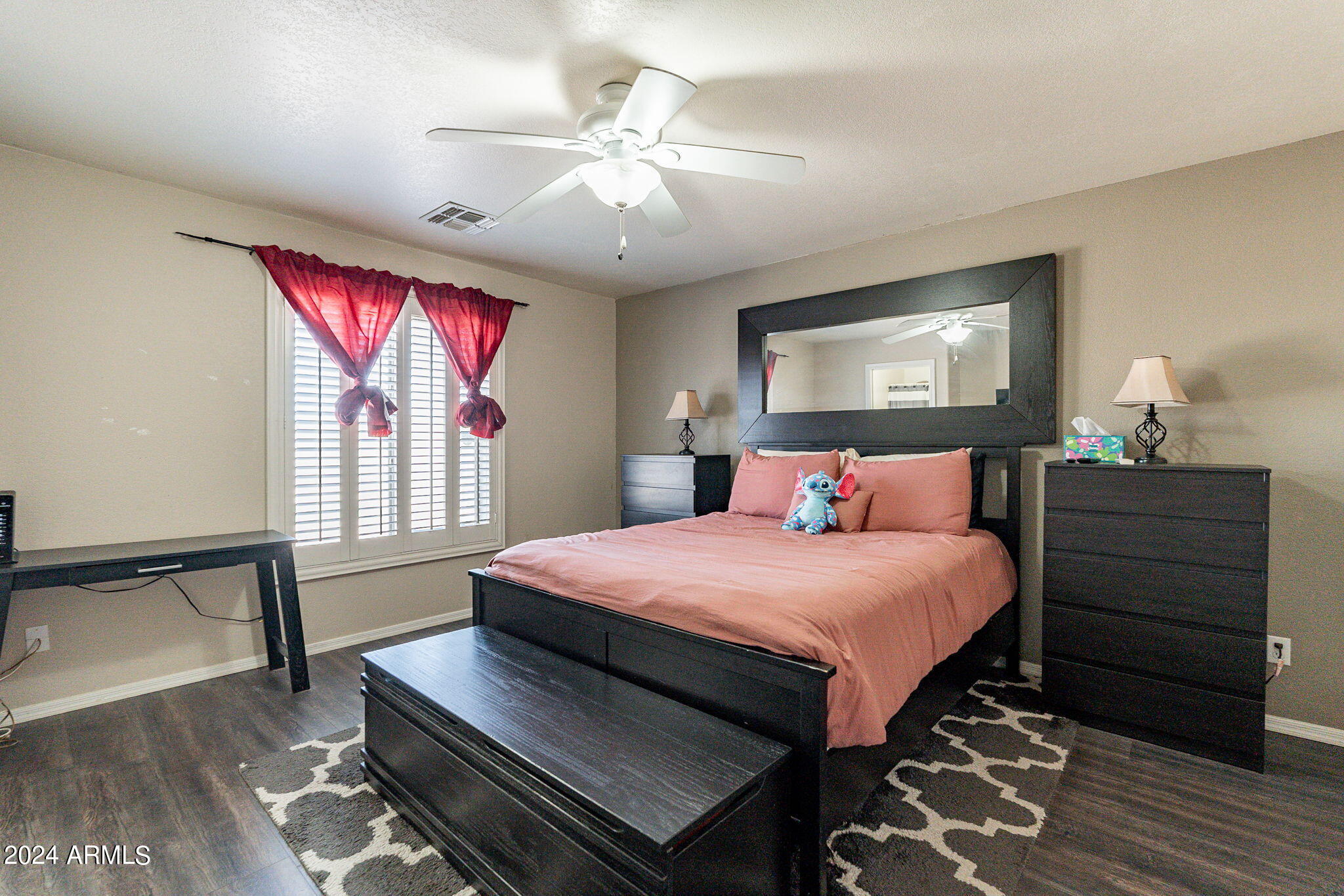 1410 E AVENIDA ISABELA --