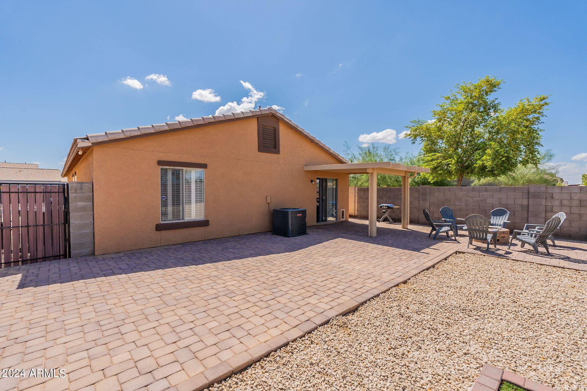 1410 E AVENIDA ISABELA --