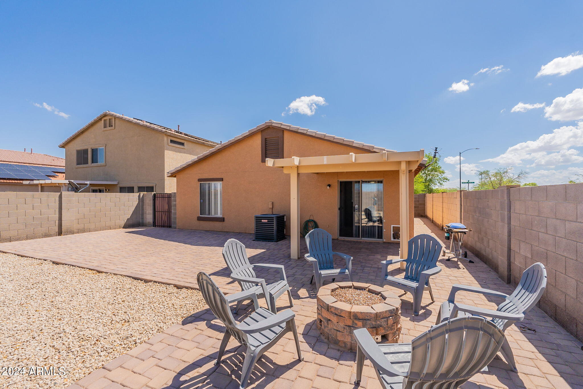 1410 E AVENIDA ISABELA --