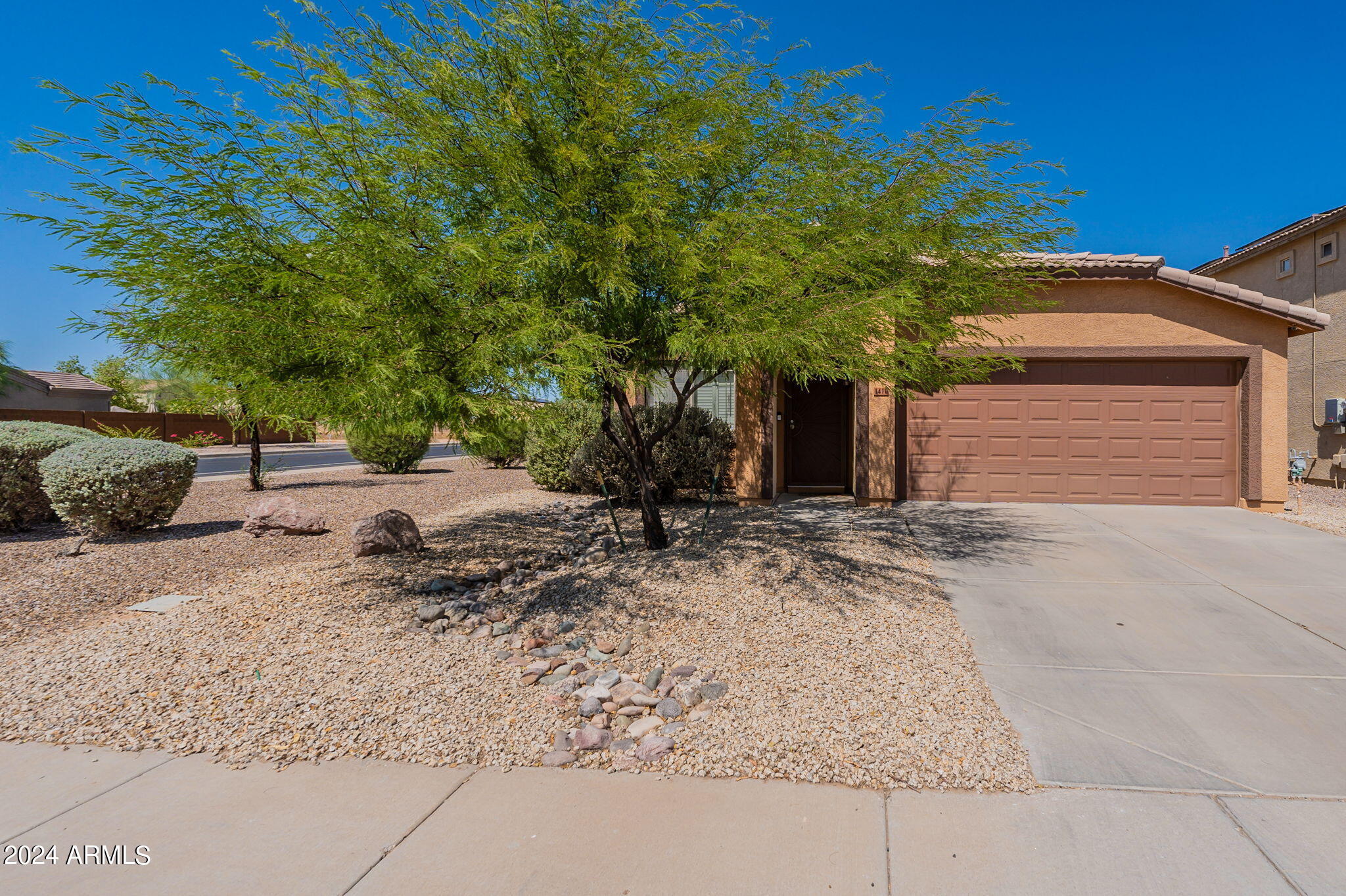 1410 E AVENIDA ISABELA --