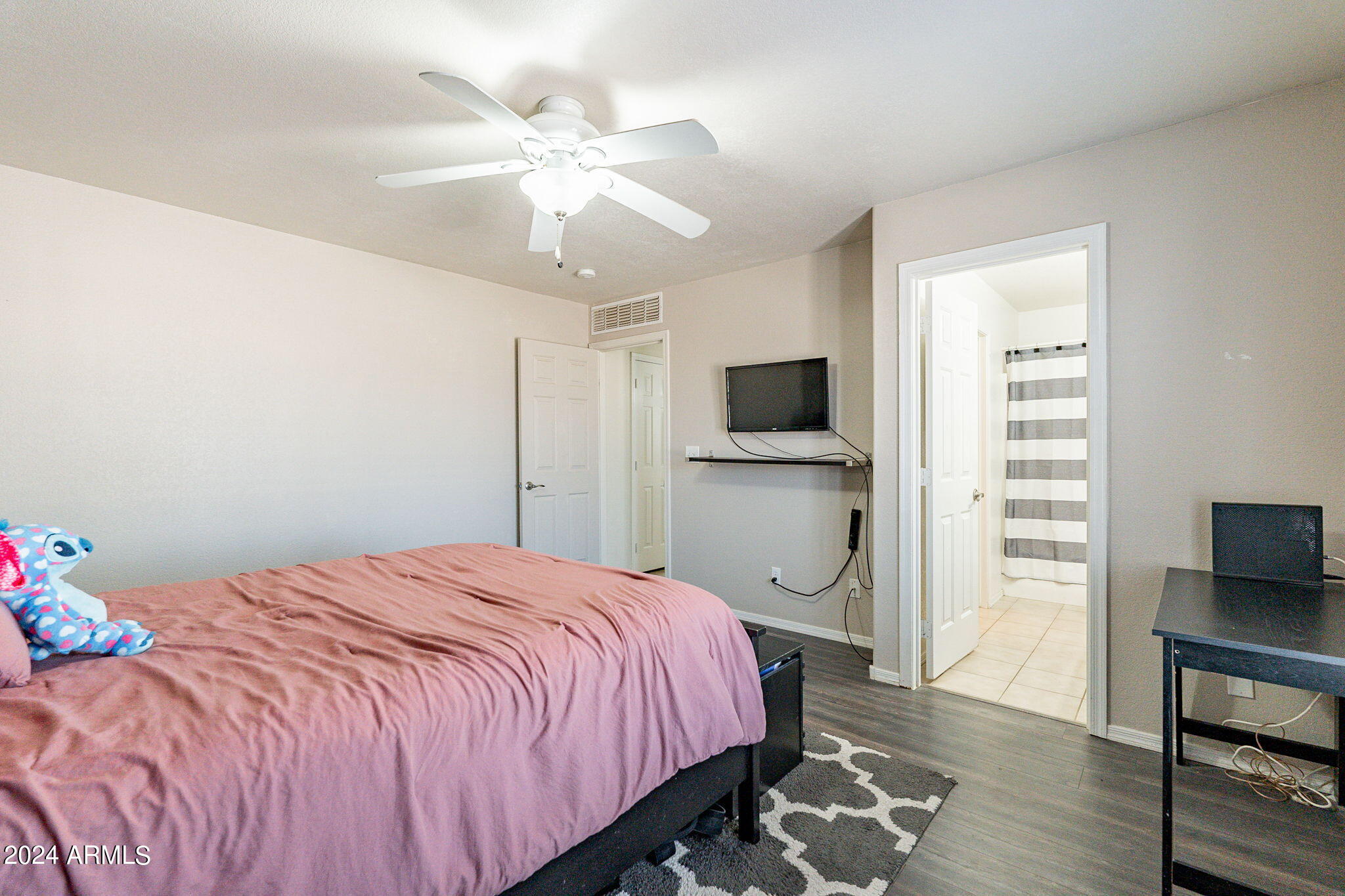 1410 E AVENIDA ISABELA --