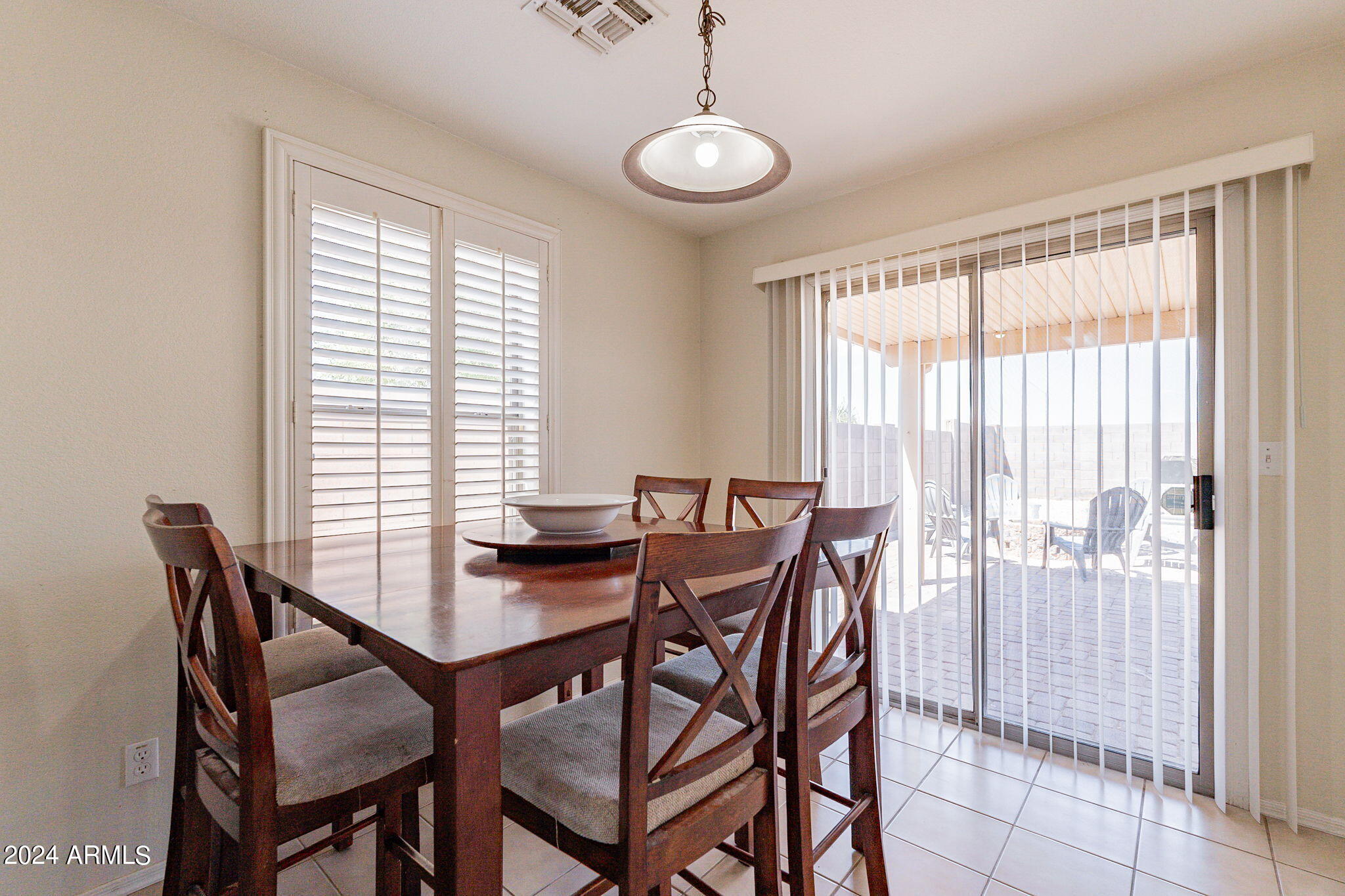 1410 E AVENIDA ISABELA --