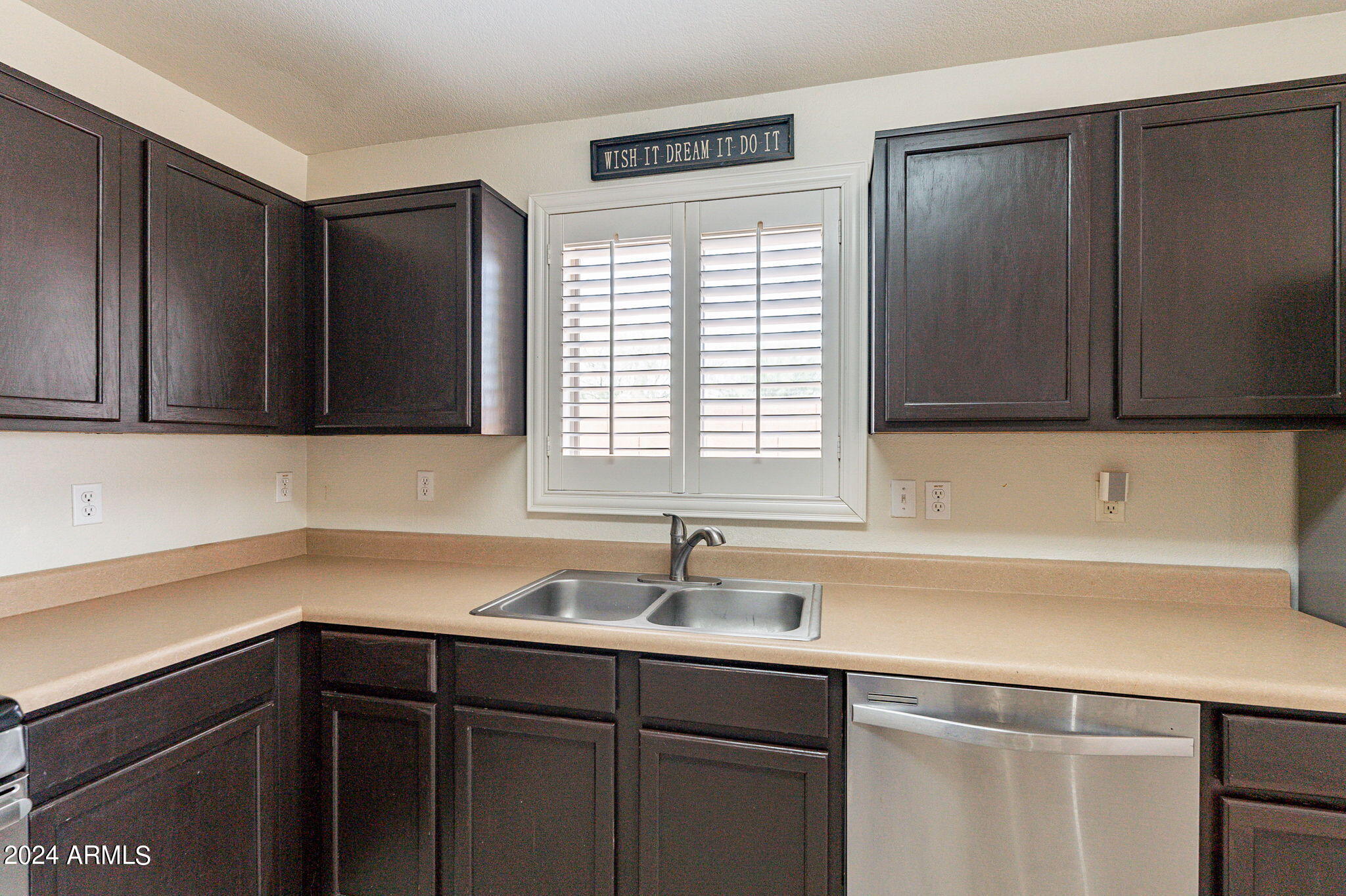 1410 E AVENIDA ISABELA --