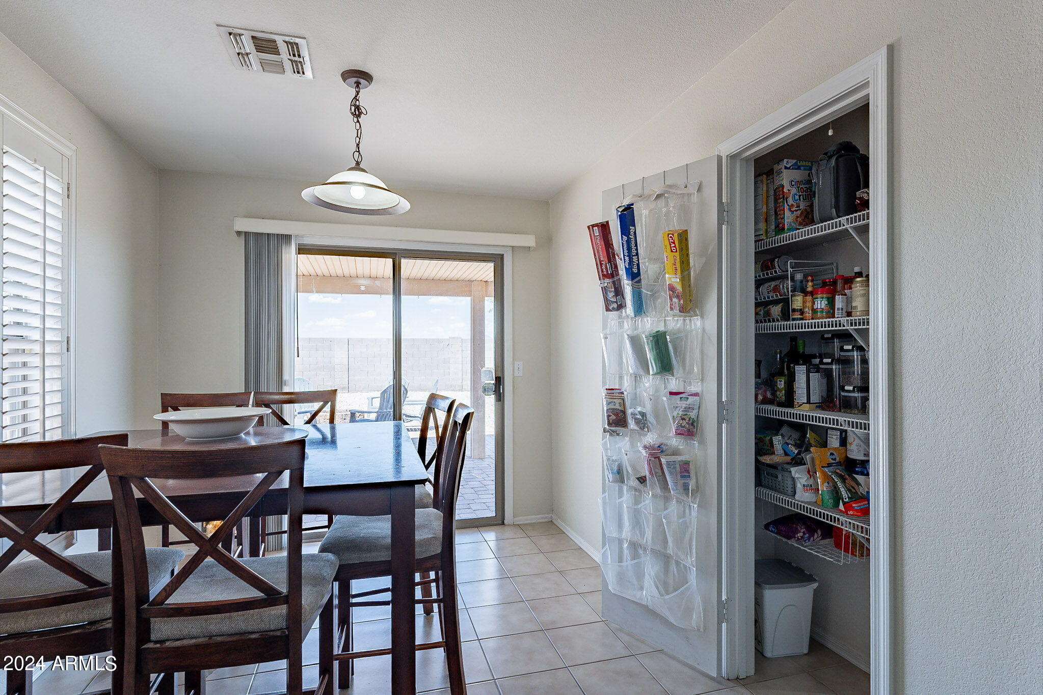 1410 E AVENIDA ISABELA --