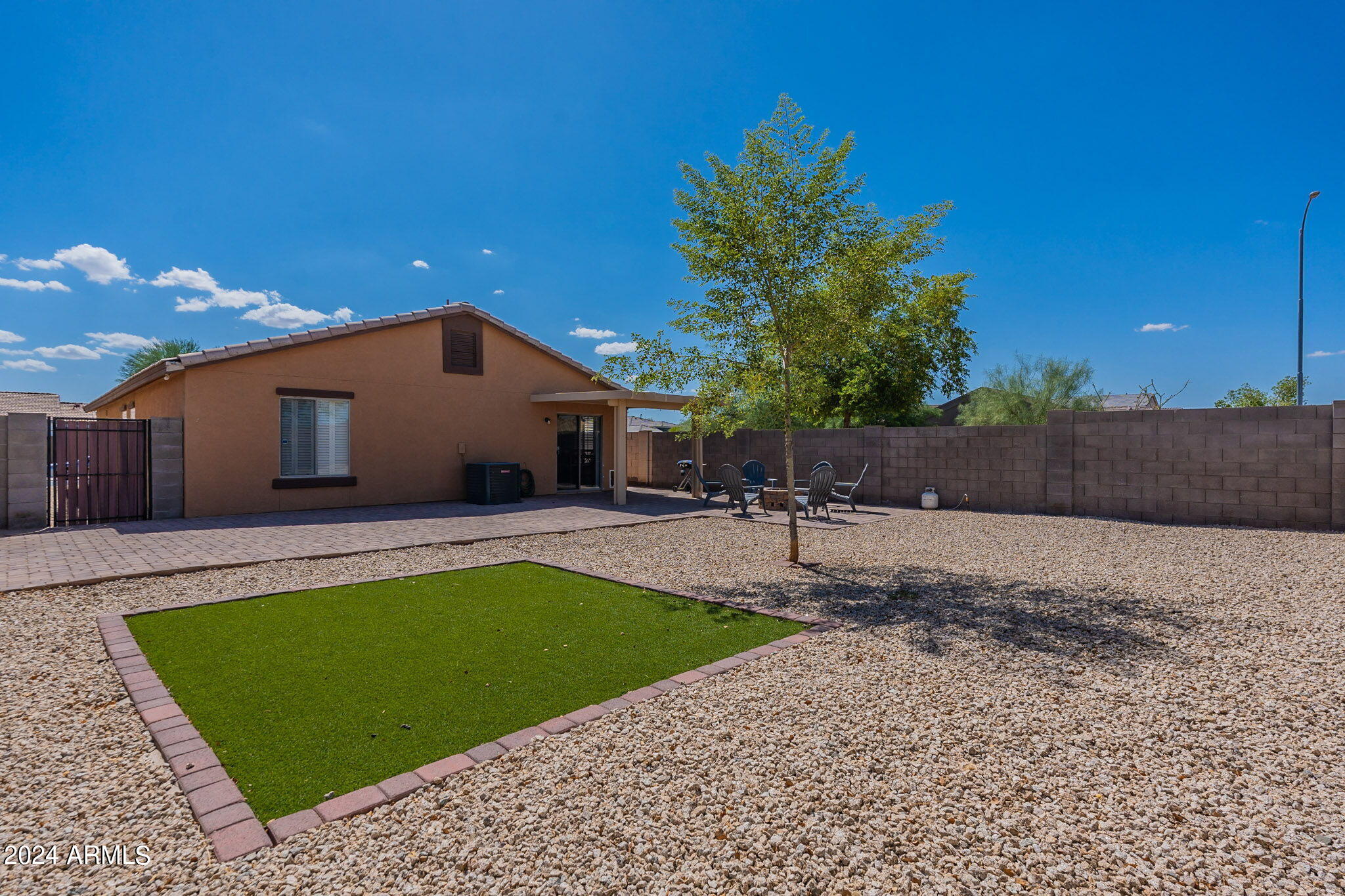 1410 E AVENIDA ISABELA --