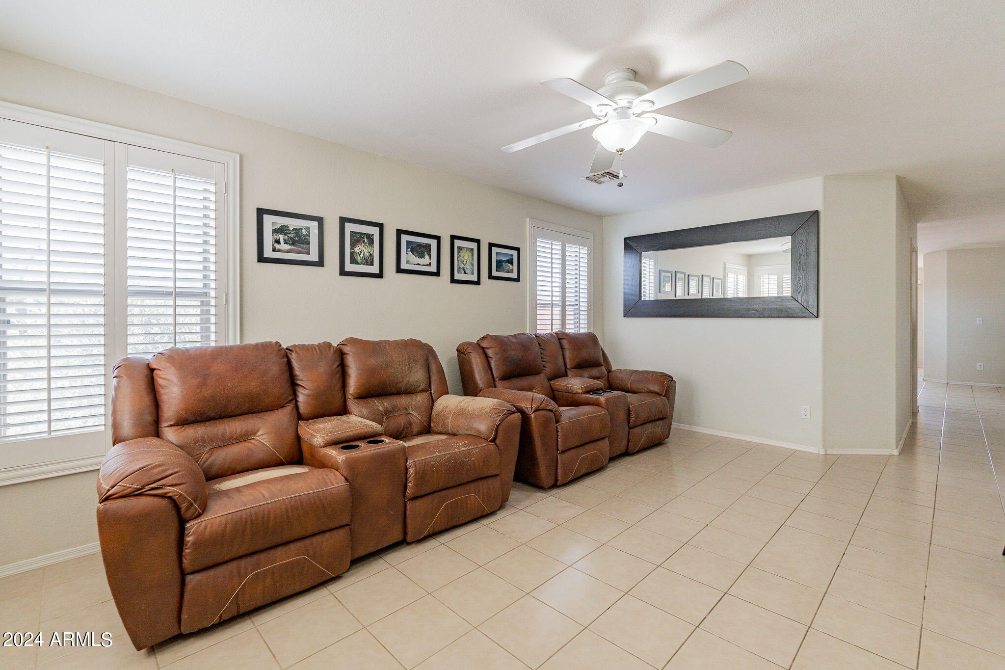 1410 E AVENIDA ISABELA --