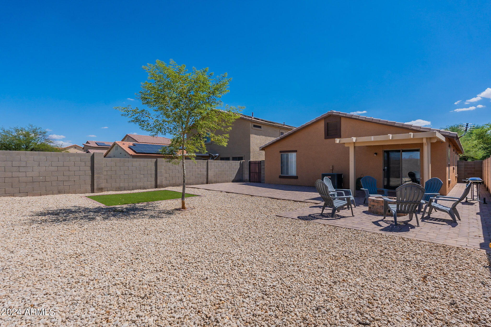 1410 E AVENIDA ISABELA --