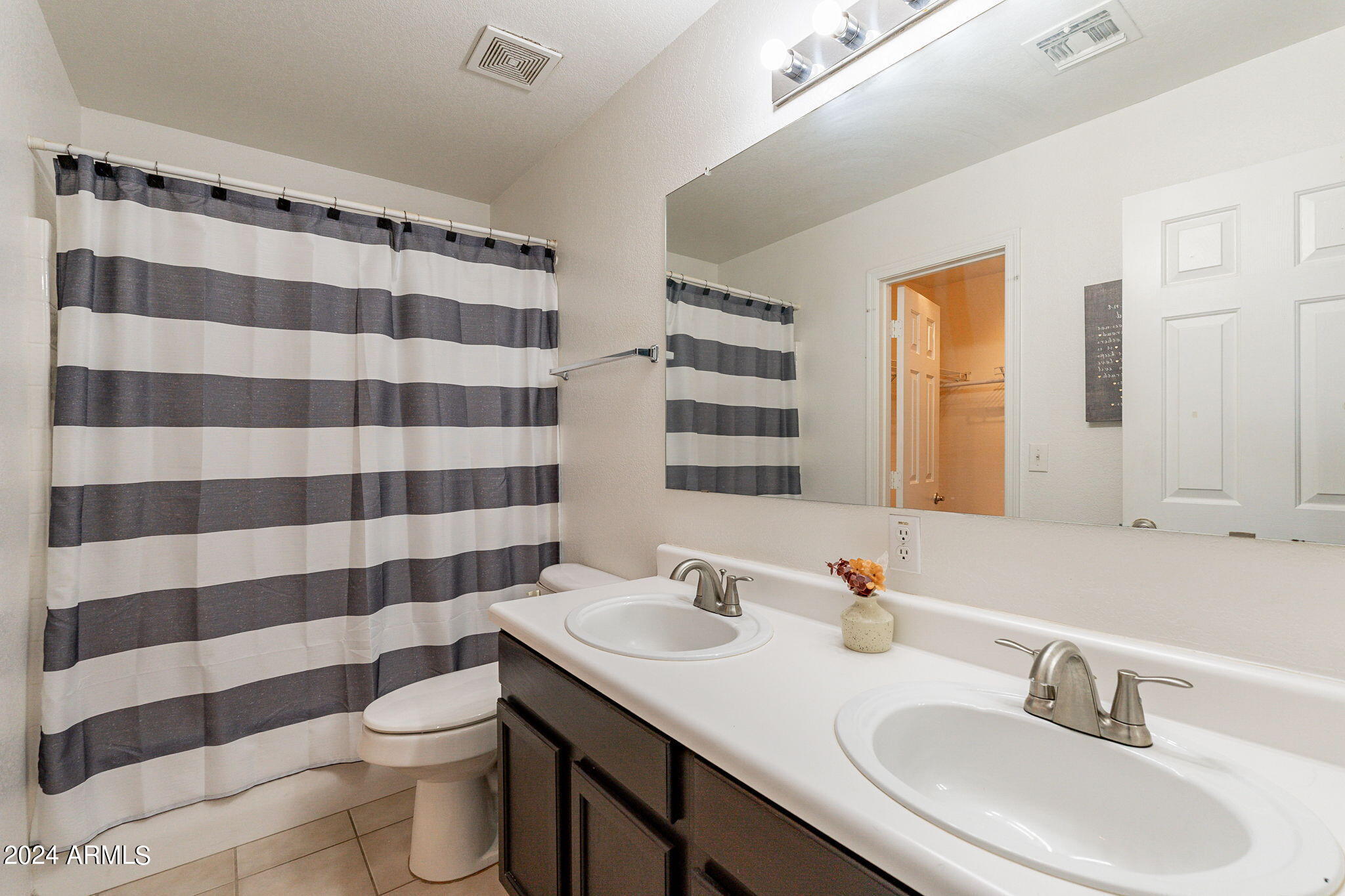 1410 E AVENIDA ISABELA --