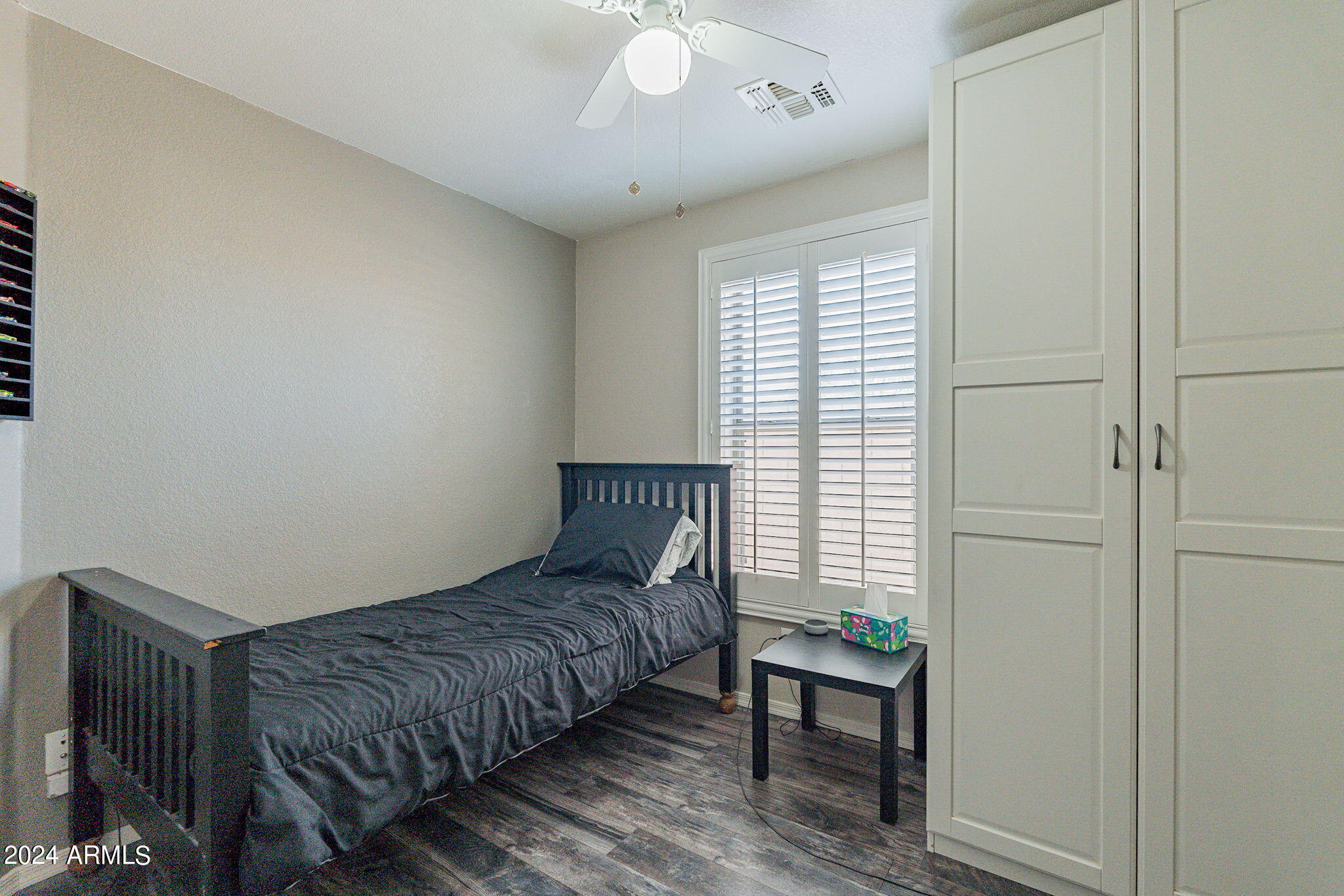 1410 E AVENIDA ISABELA --