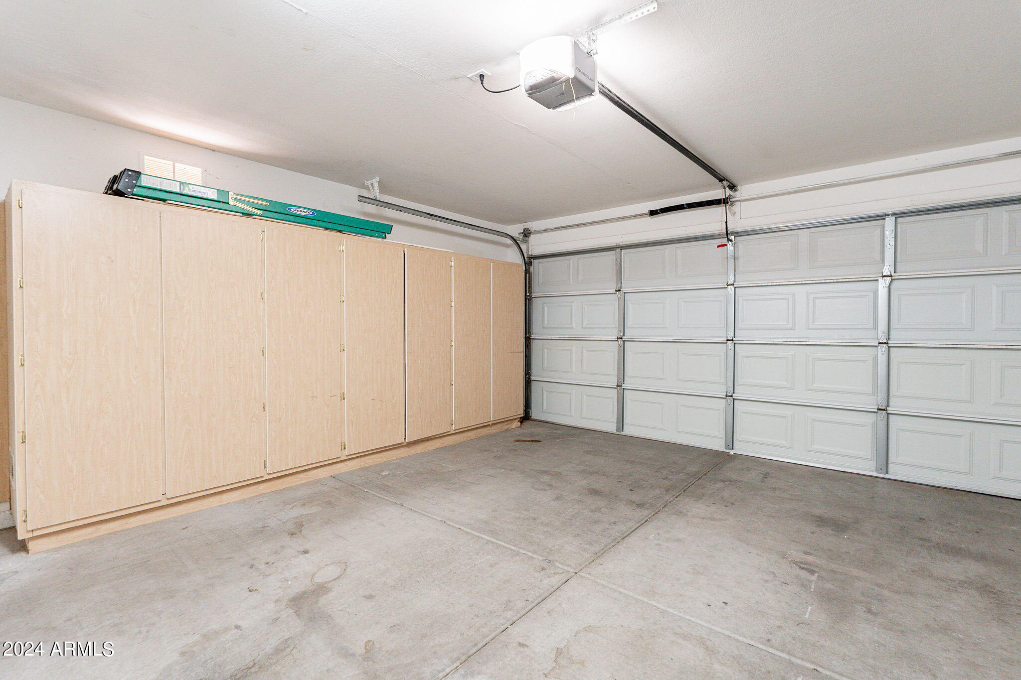 1410 E AVENIDA ISABELA --