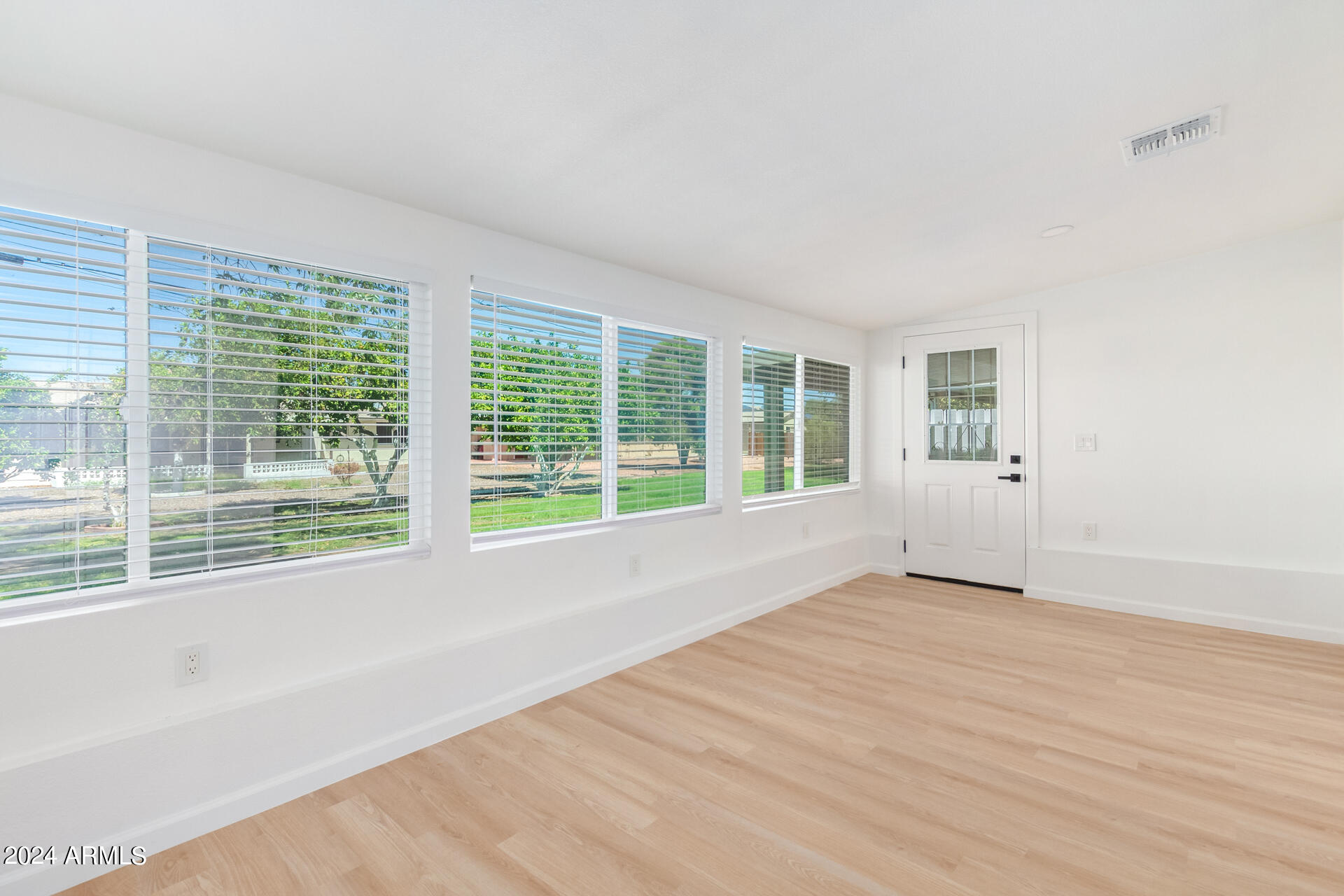 10934 W ABBOTT Avenue