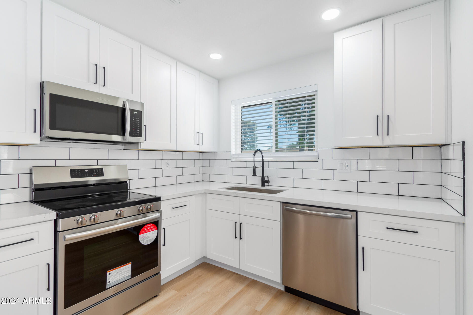 10934 W ABBOTT Avenue