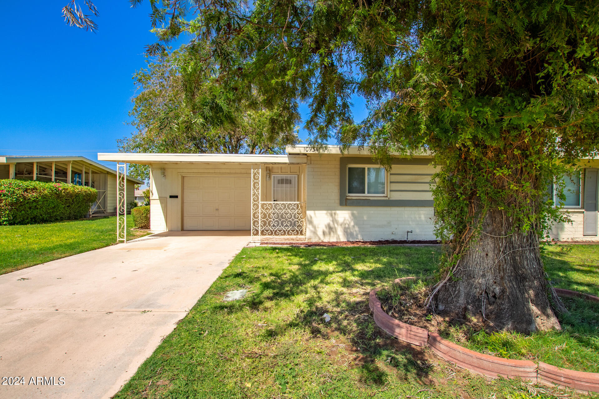 10934 W ABBOTT Avenue