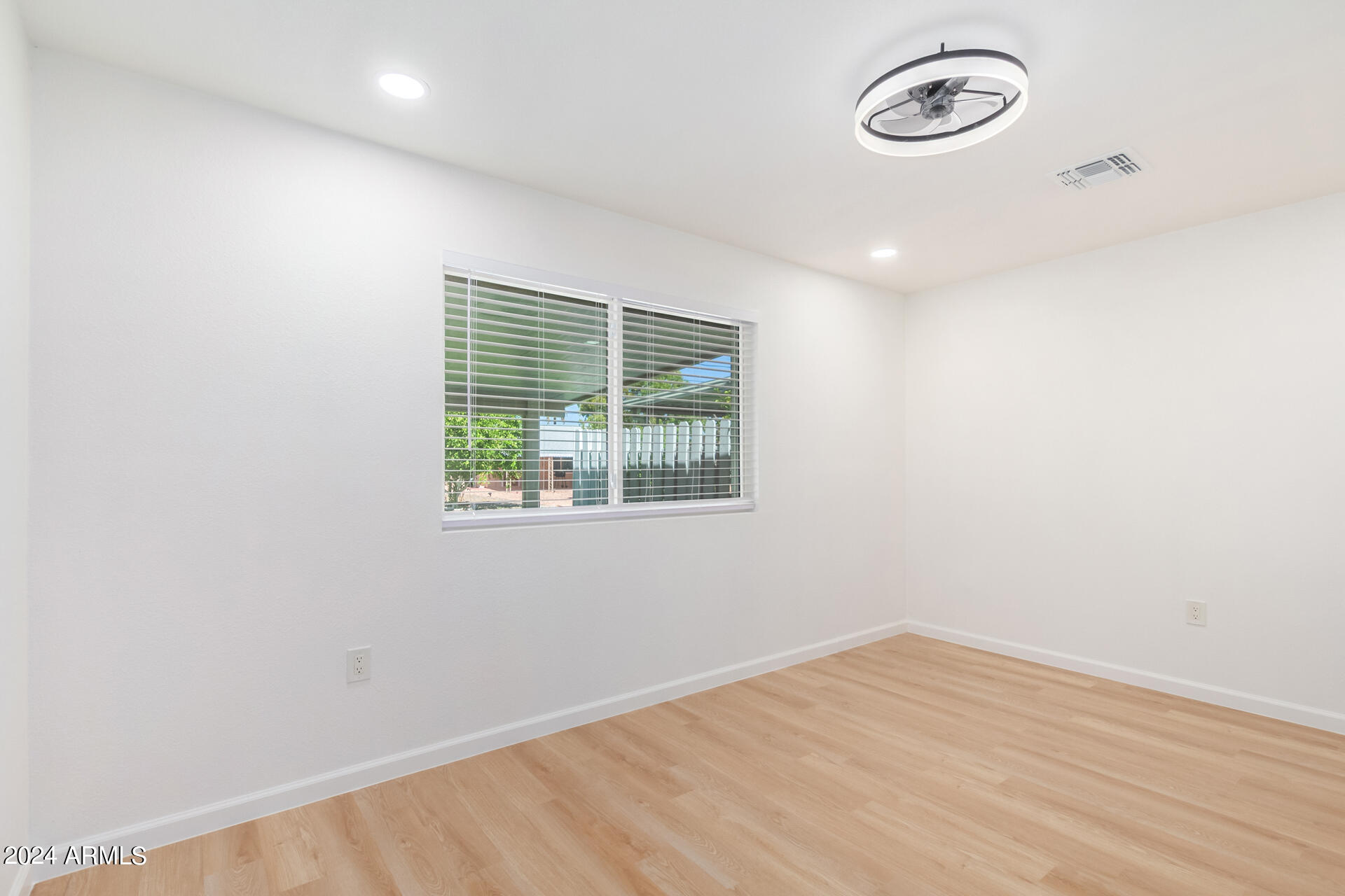 10934 W ABBOTT Avenue