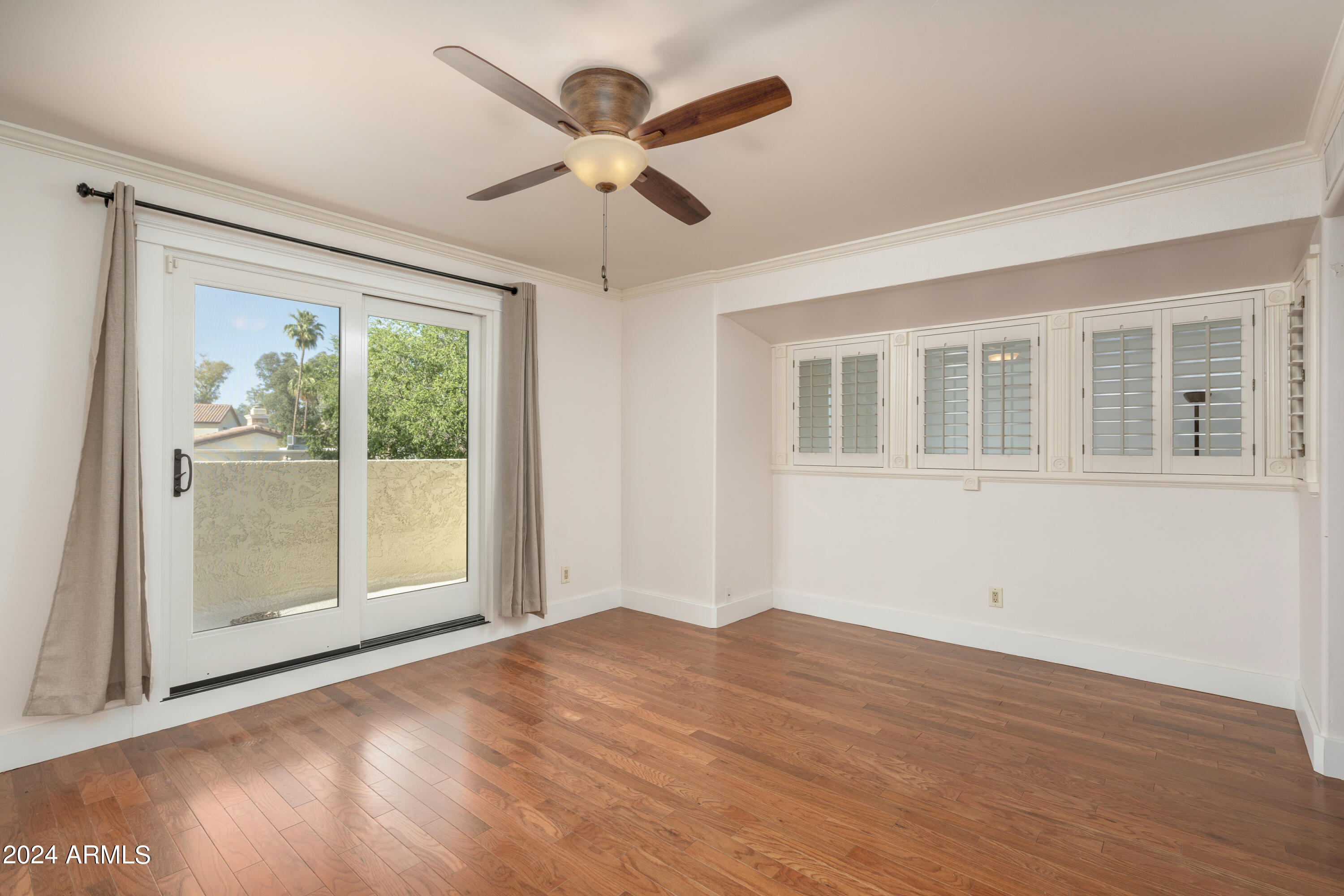 4710 E WINSTON Drive