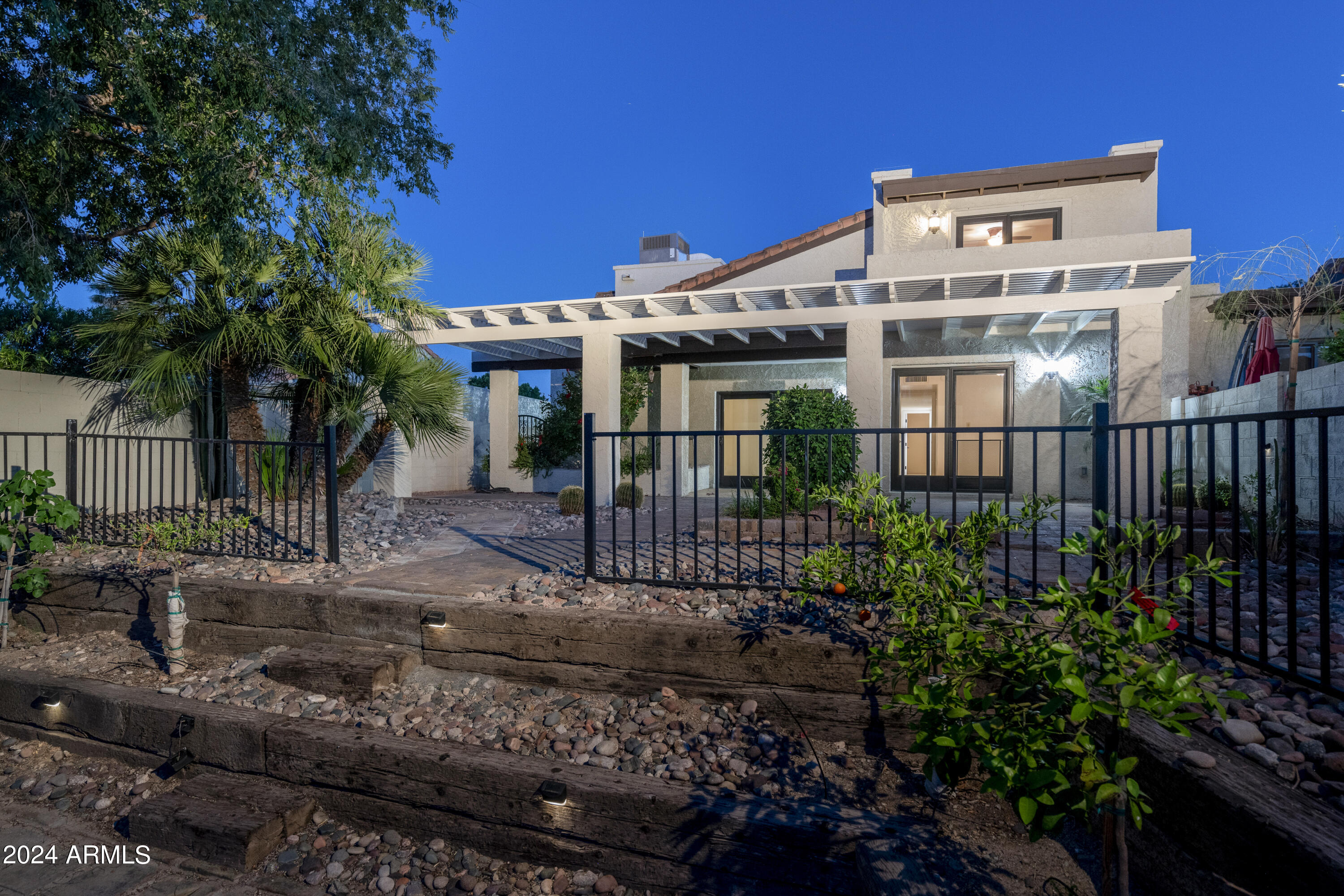 4710 E WINSTON Drive