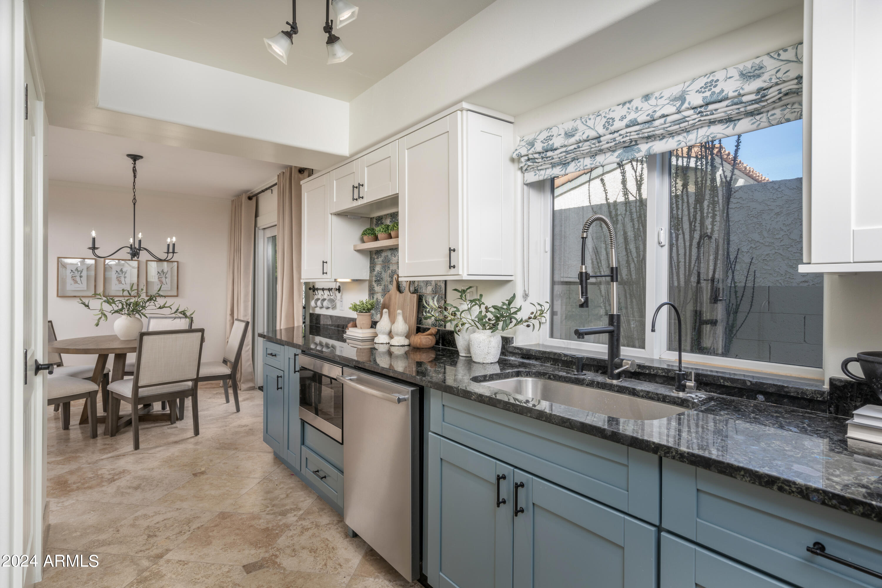 4710 E WINSTON Drive