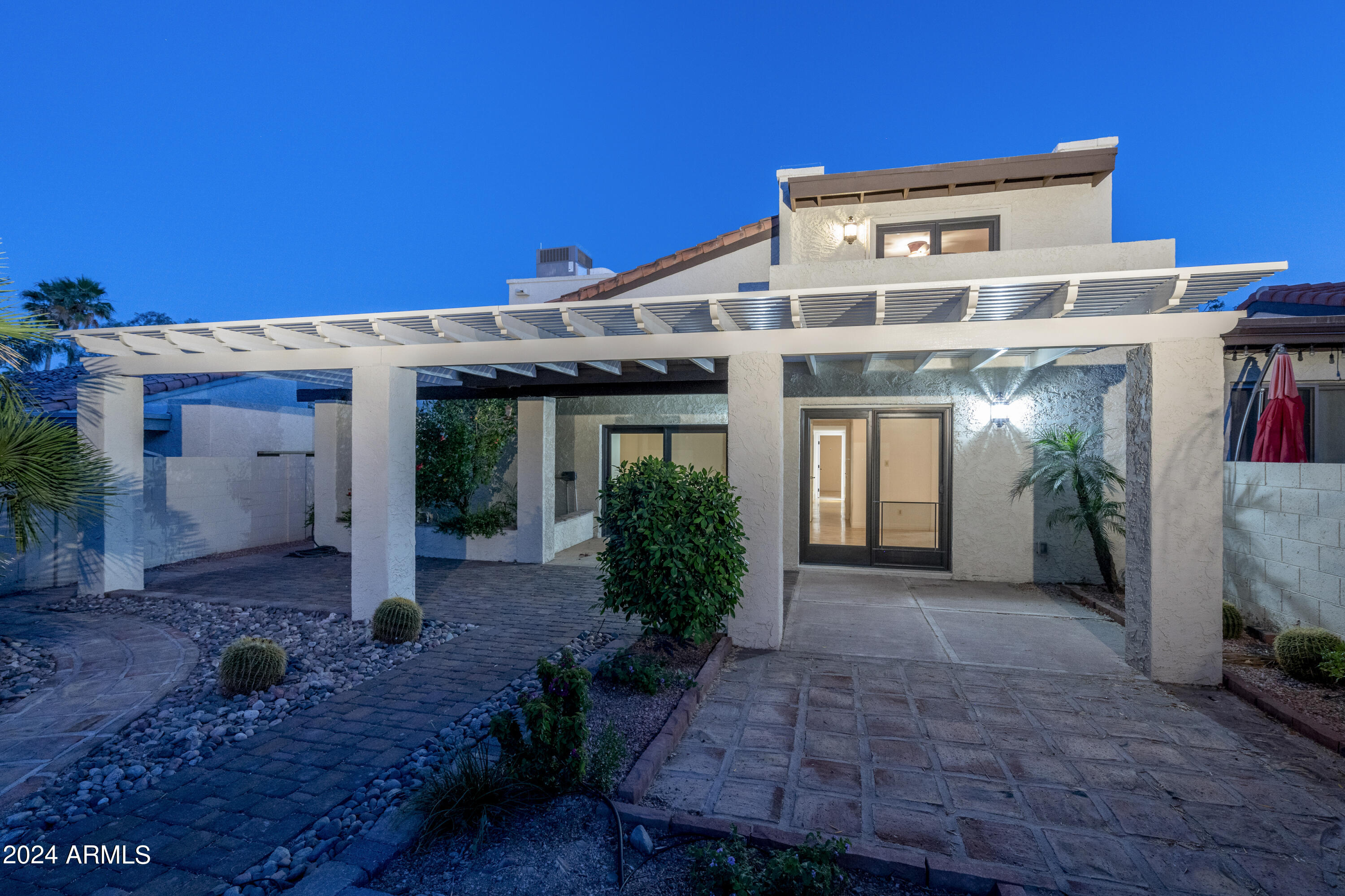 4710 E WINSTON Drive