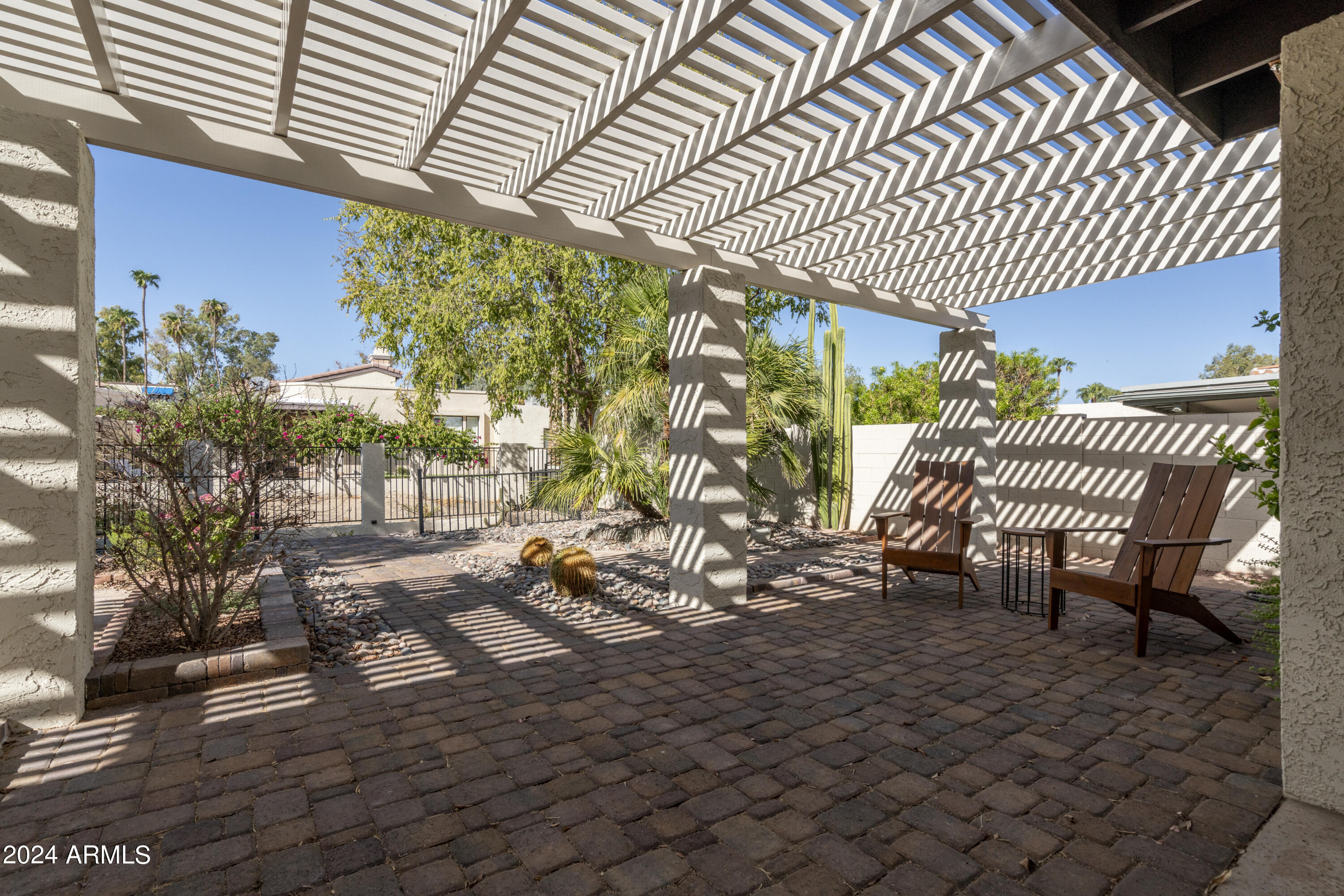 4710 E WINSTON Drive