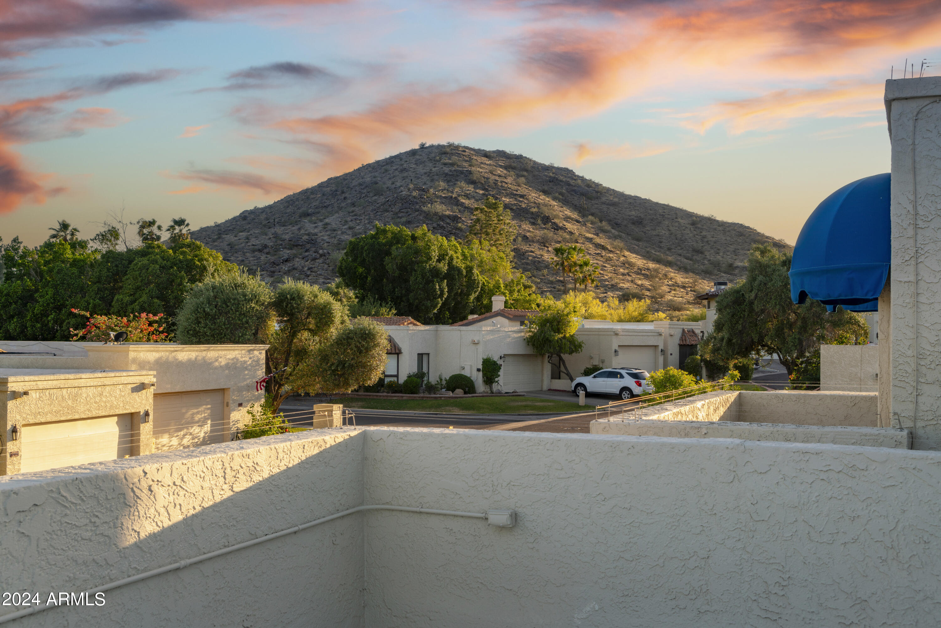 4710 E WINSTON Drive