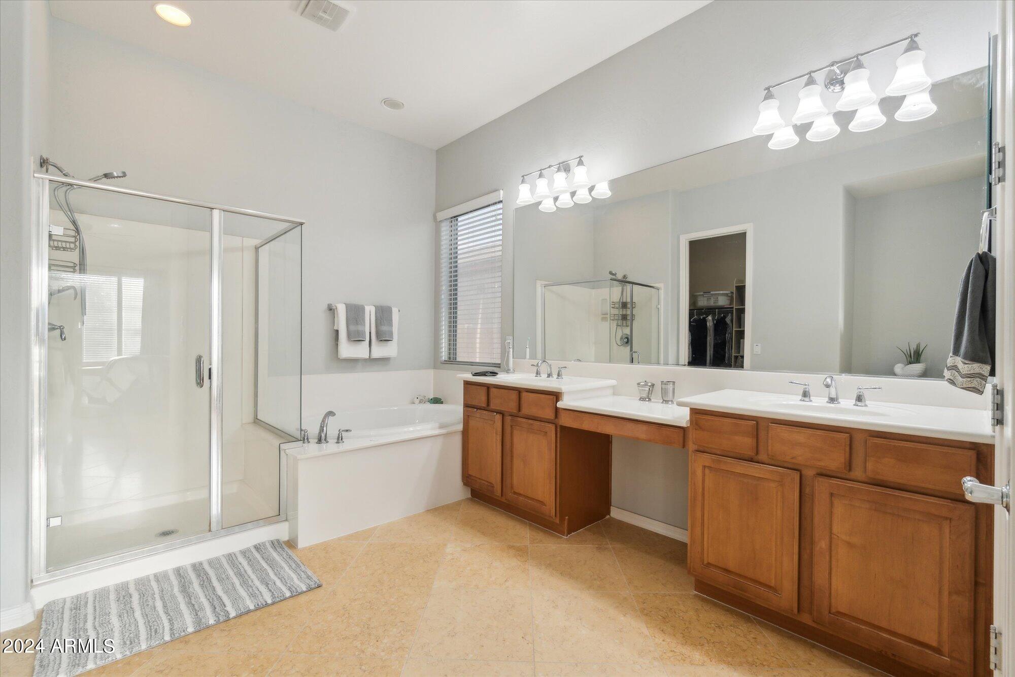 2910 N PRESIDENTIAL Drive