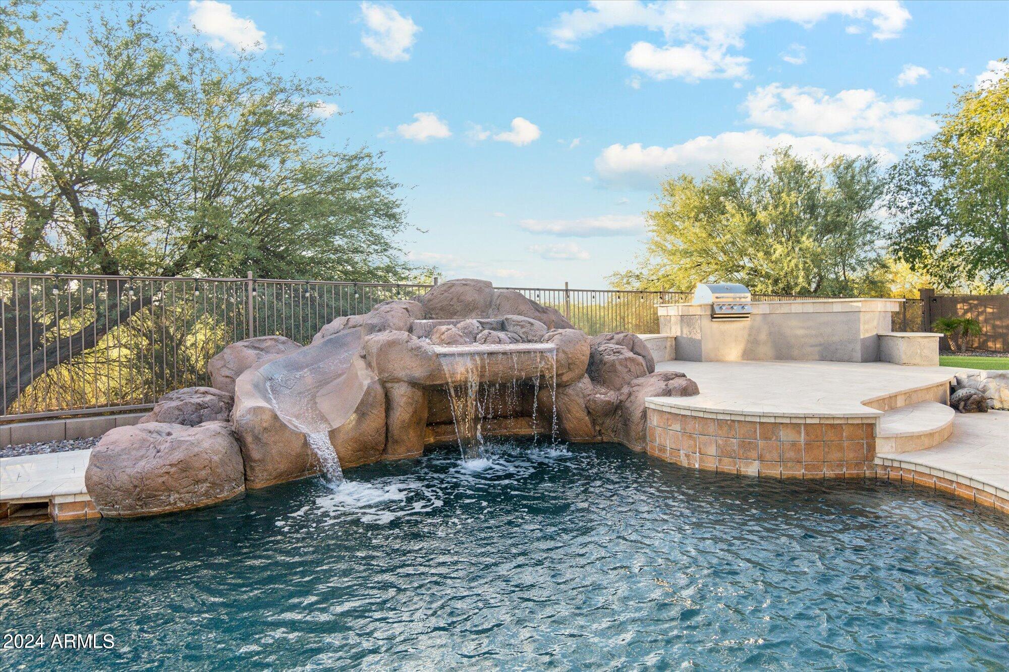 2910 N PRESIDENTIAL Drive