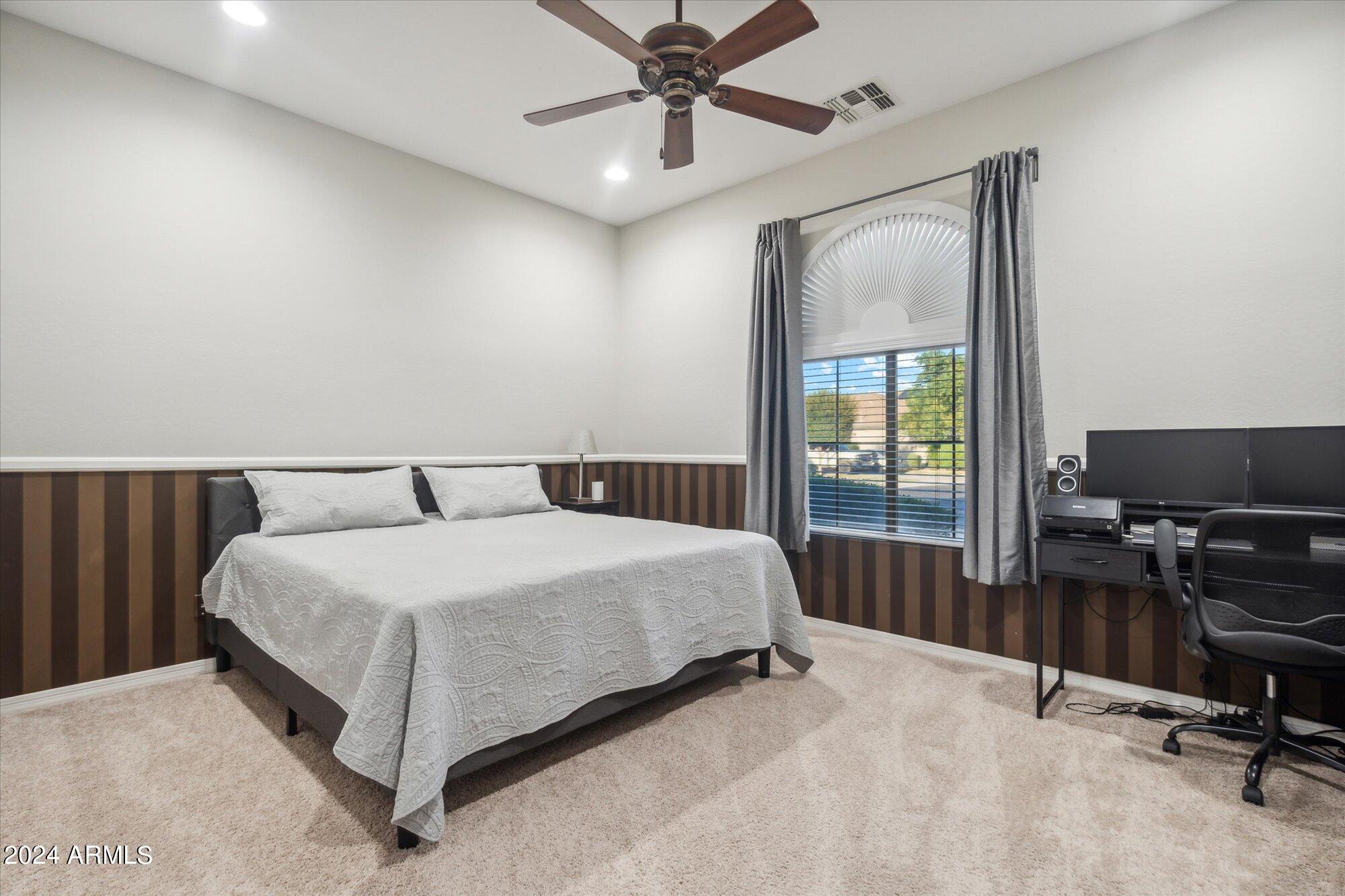 2910 N PRESIDENTIAL Drive