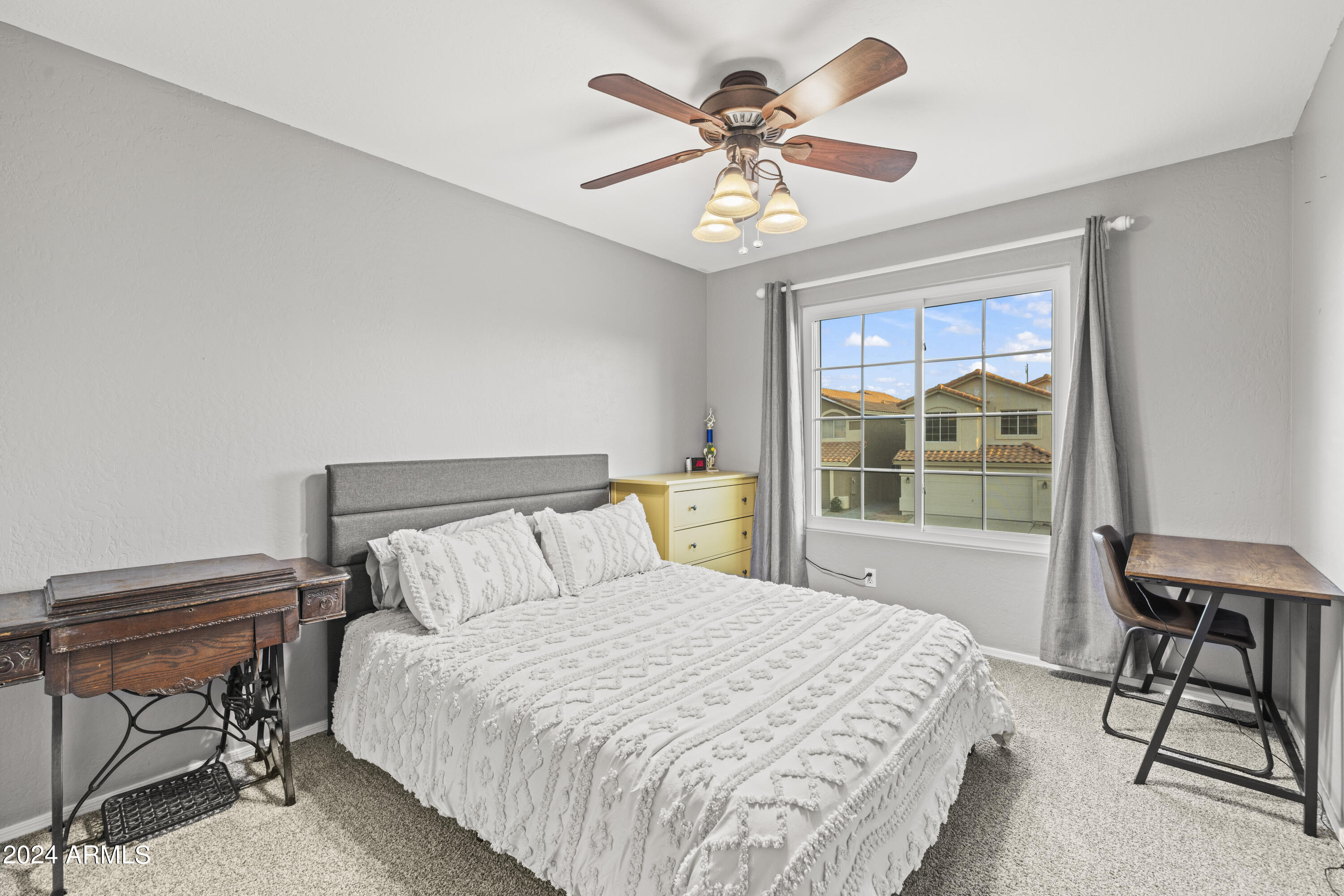 406 E GLENHAVEN Drive