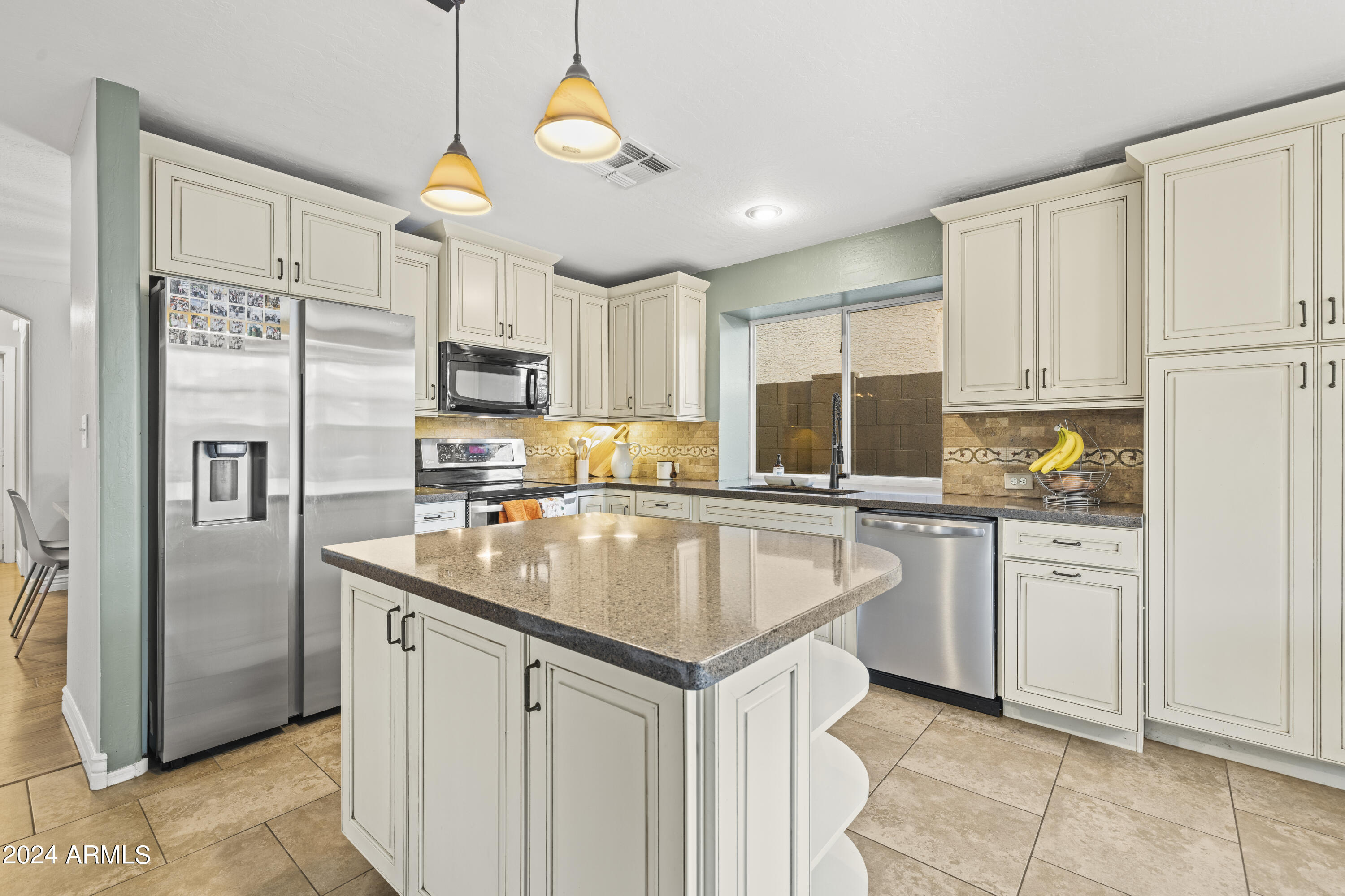 406 E GLENHAVEN Drive