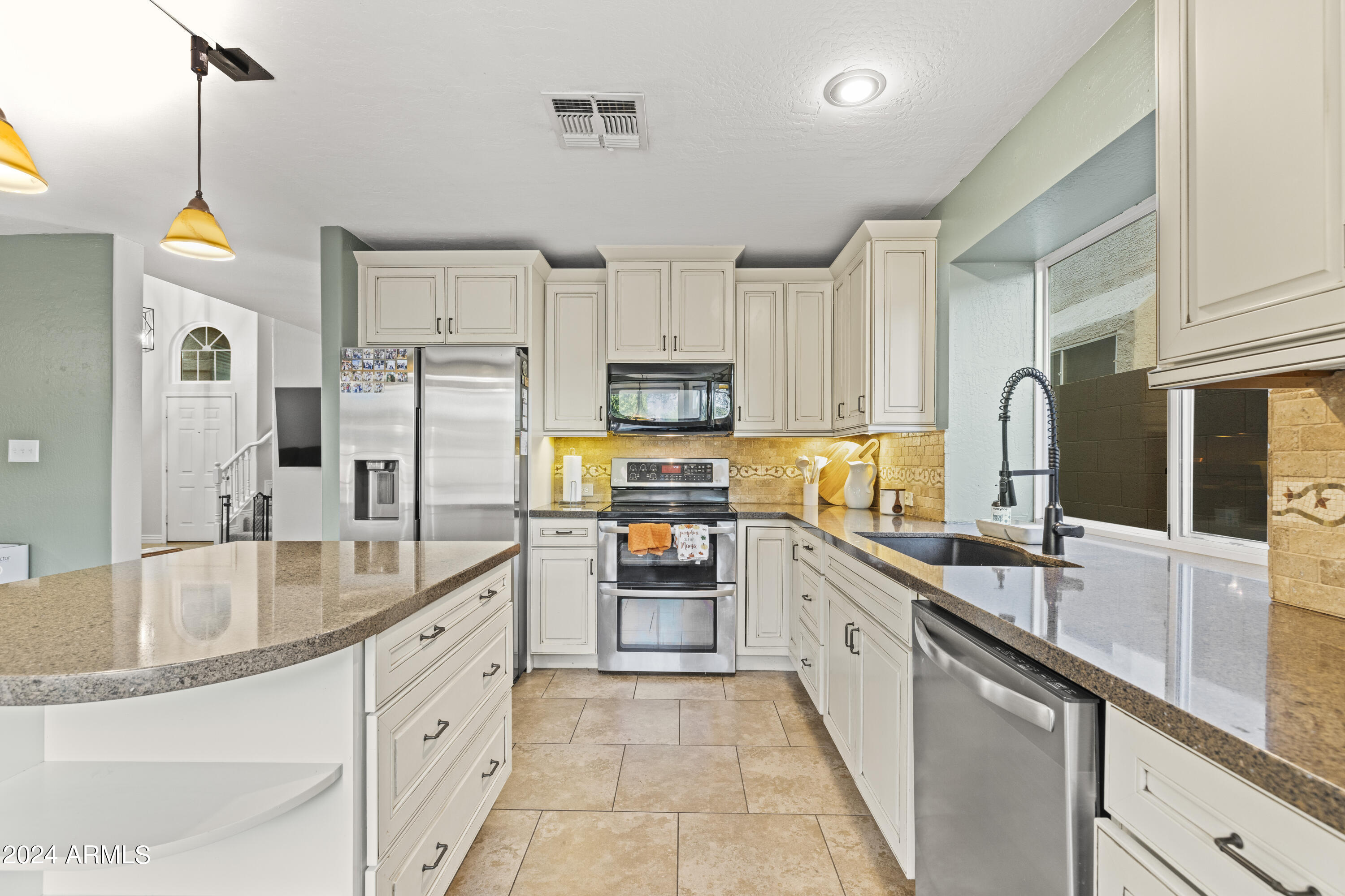 406 E GLENHAVEN Drive