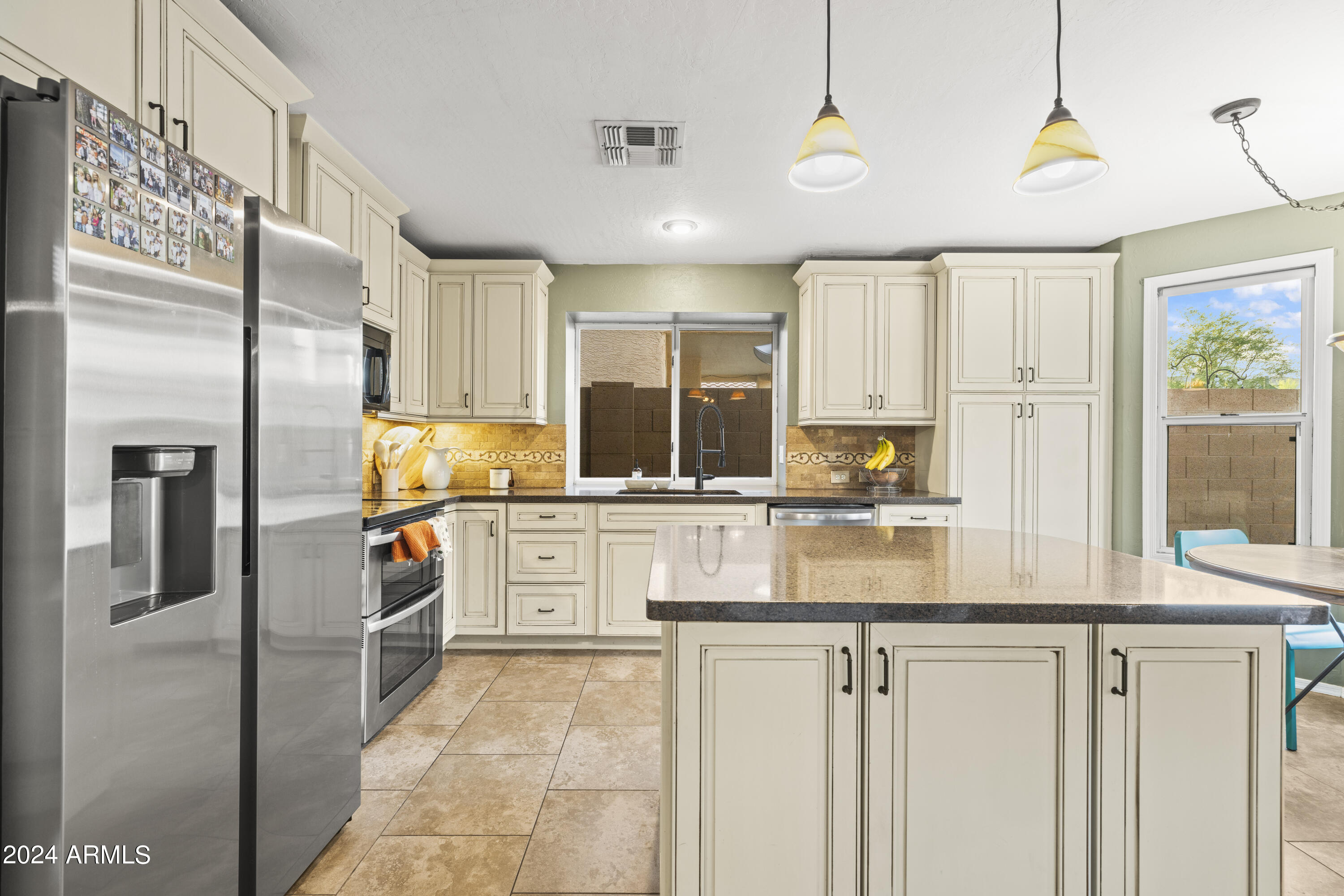 406 E GLENHAVEN Drive