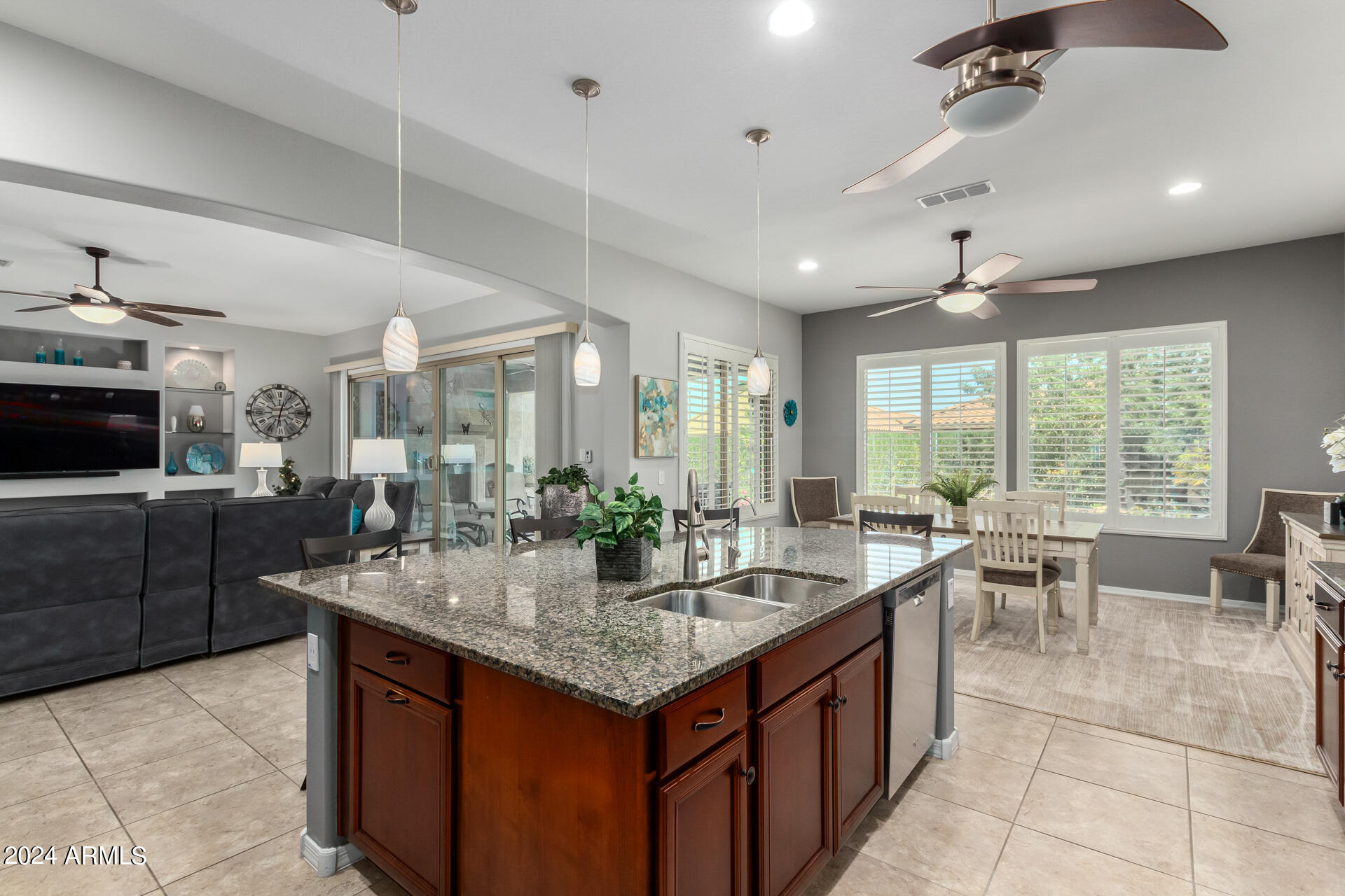 7136 W NOBLE PRAIRIE Way