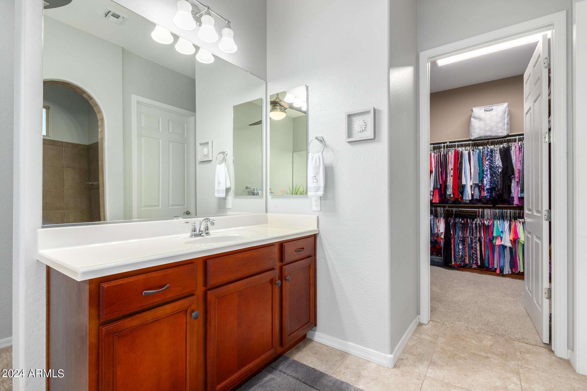 7136 W NOBLE PRAIRIE Way