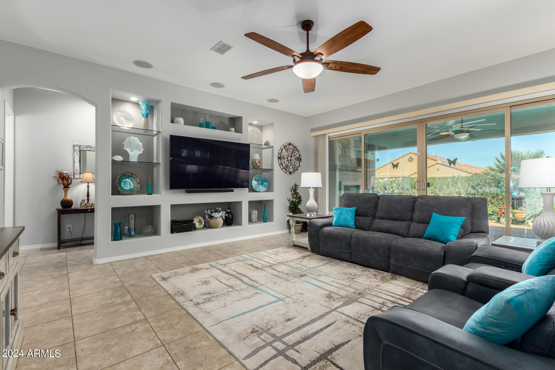 7136 W NOBLE PRAIRIE Way