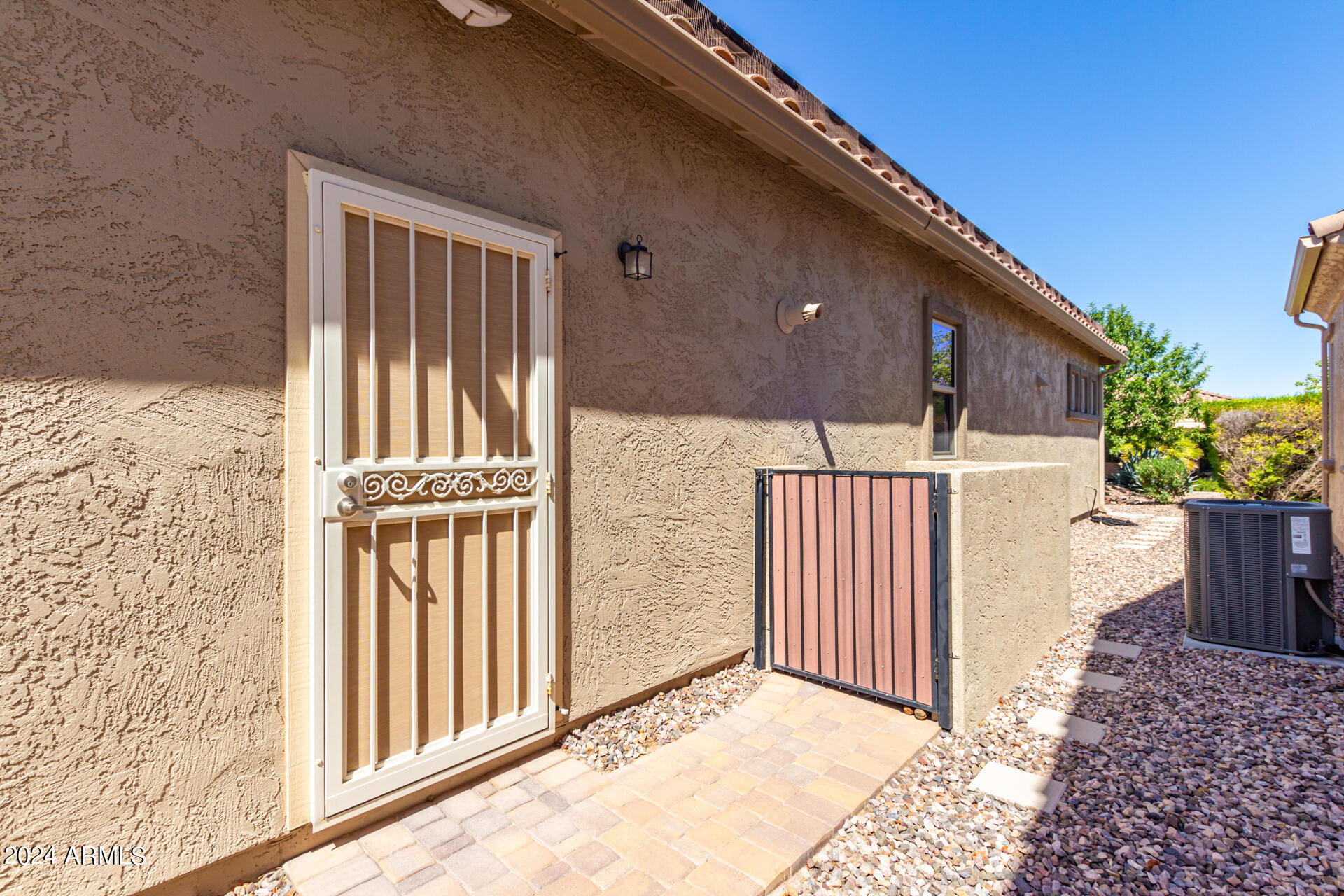 7136 W NOBLE PRAIRIE Way