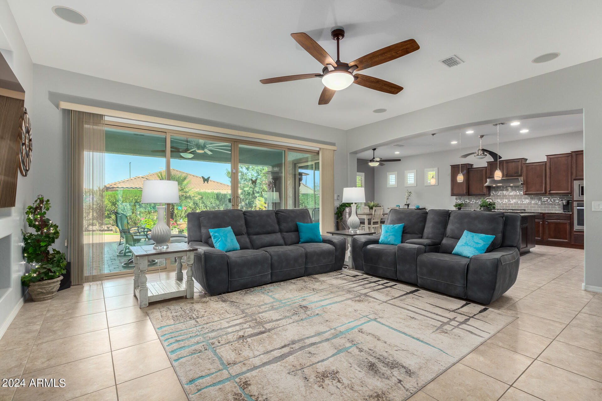 7136 W NOBLE PRAIRIE Way