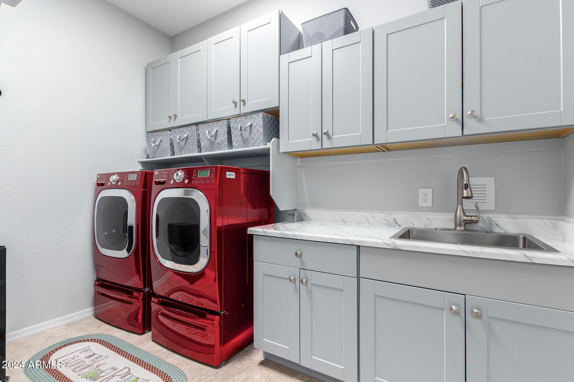 7136 W NOBLE PRAIRIE Way