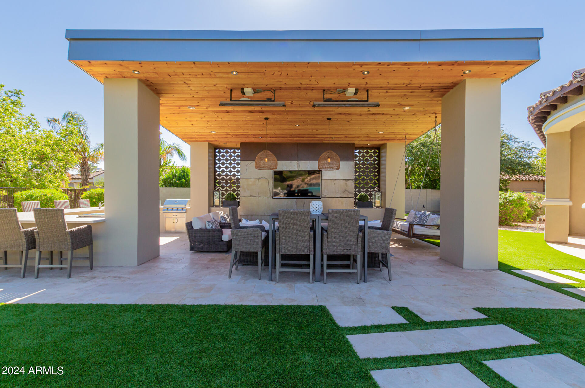 3304 E Birchwood Place