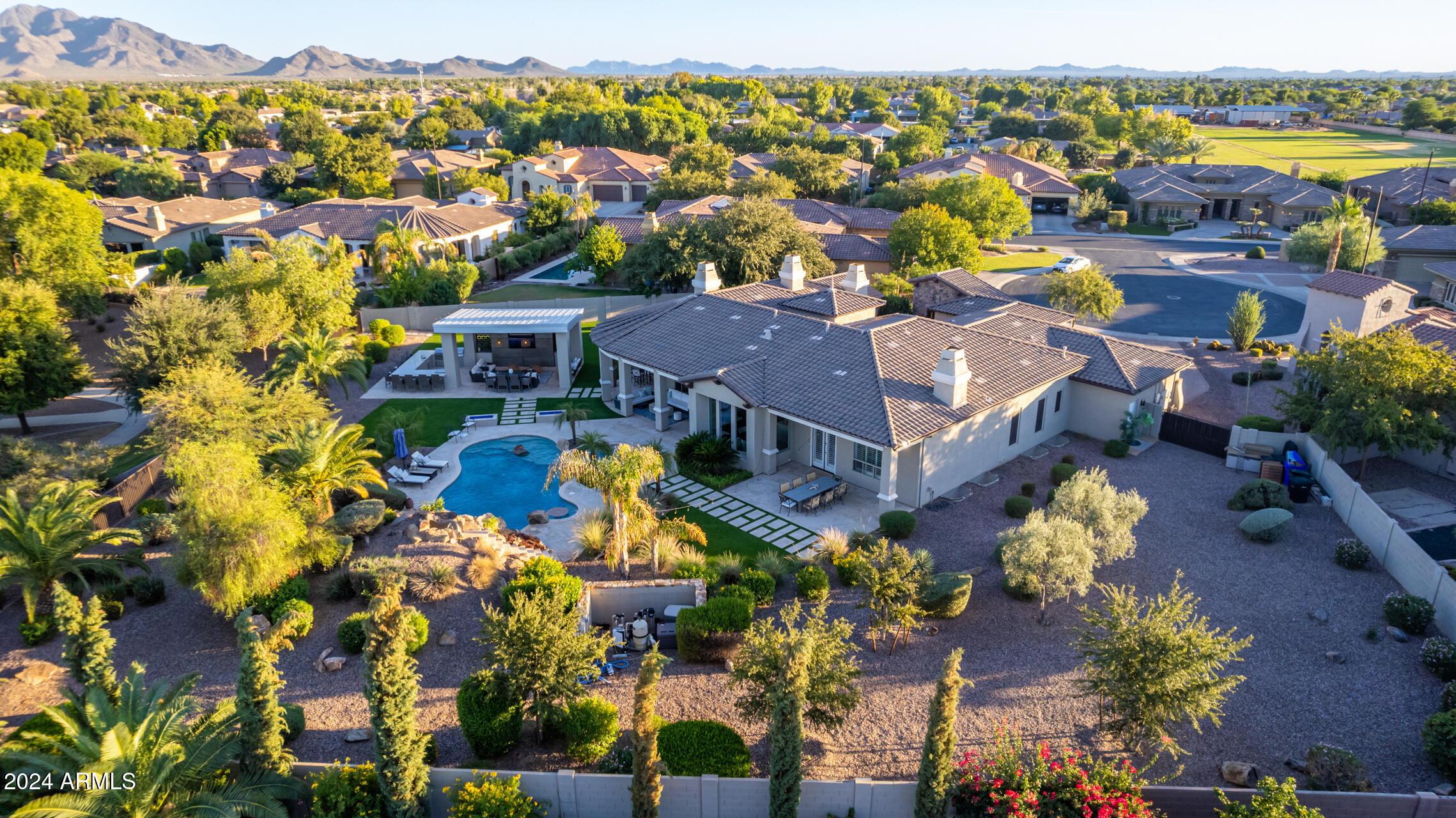 3304 E Birchwood Place