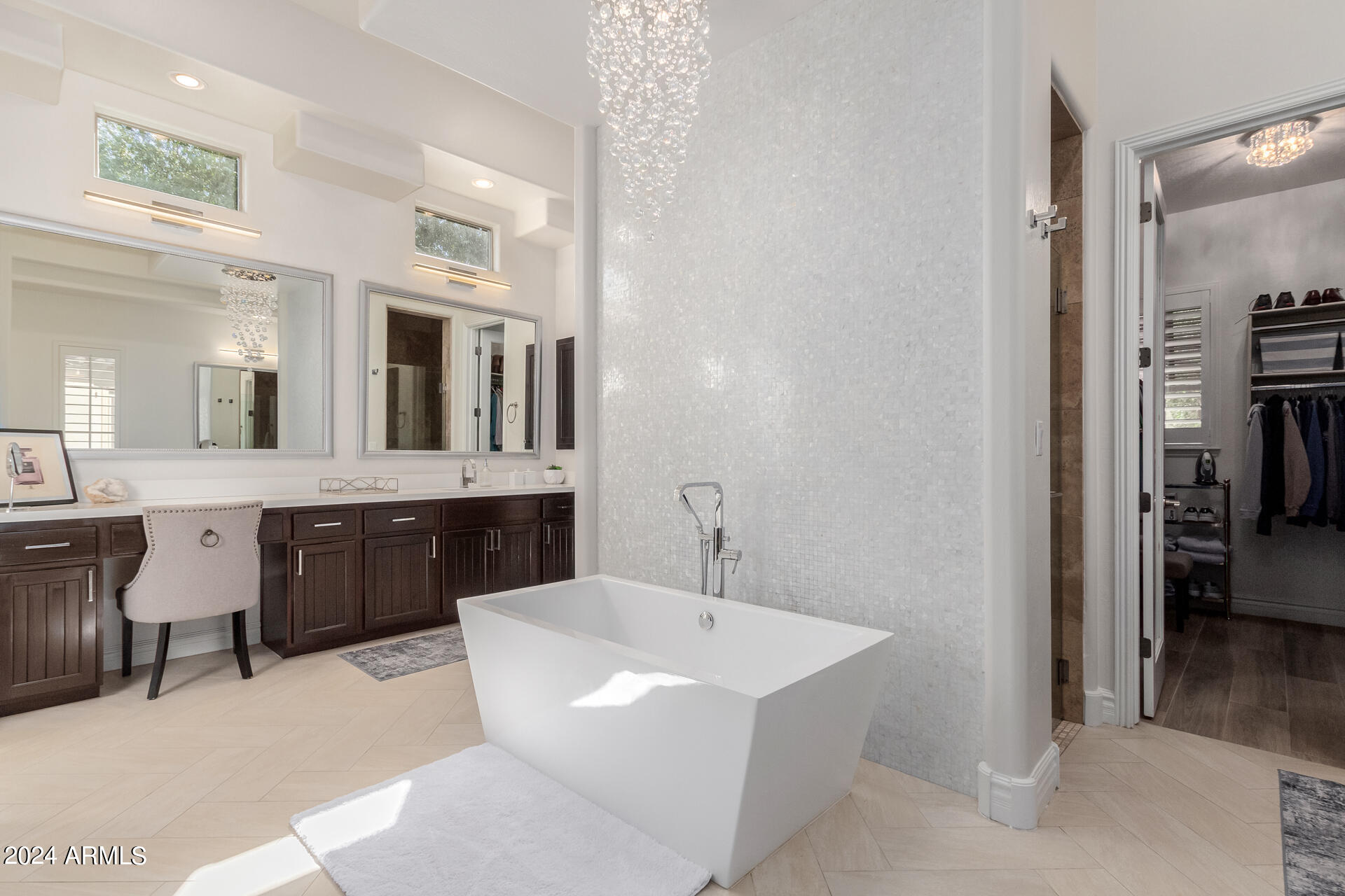 3304 E Birchwood Place