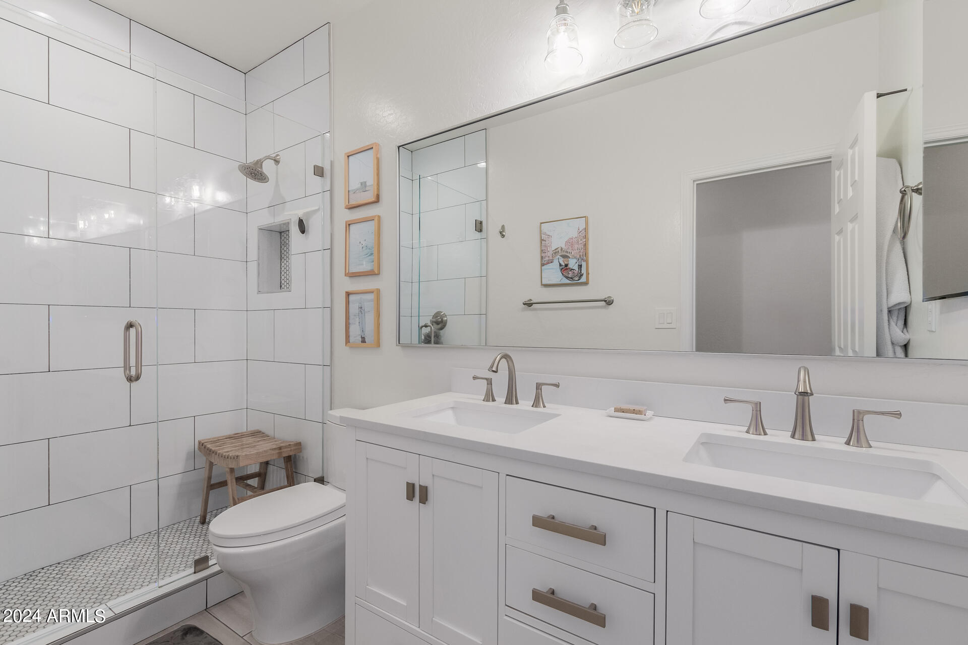 3304 E Birchwood Place